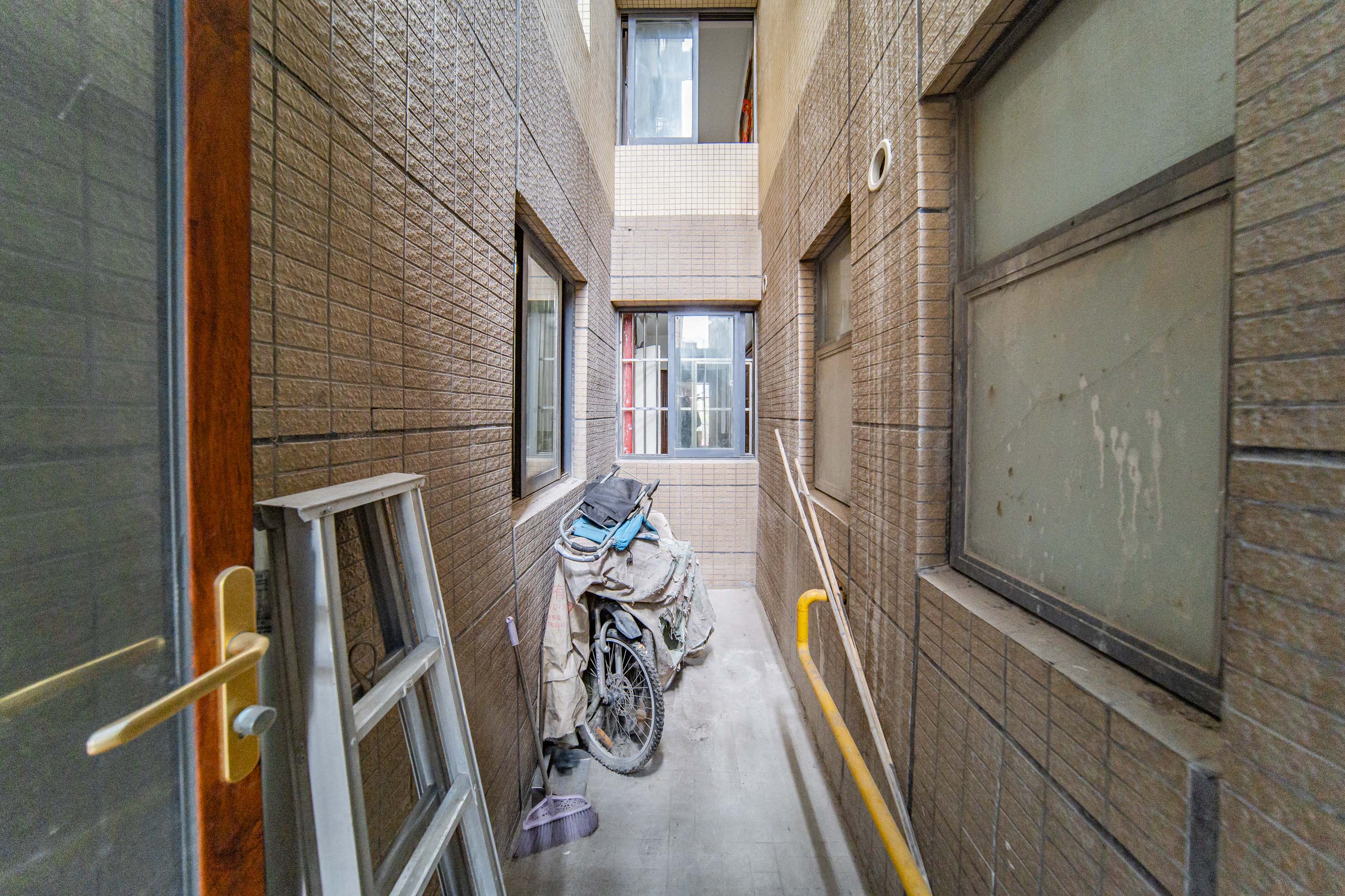 兰亭湾畔  3室1厅1卫   120.00万阳台