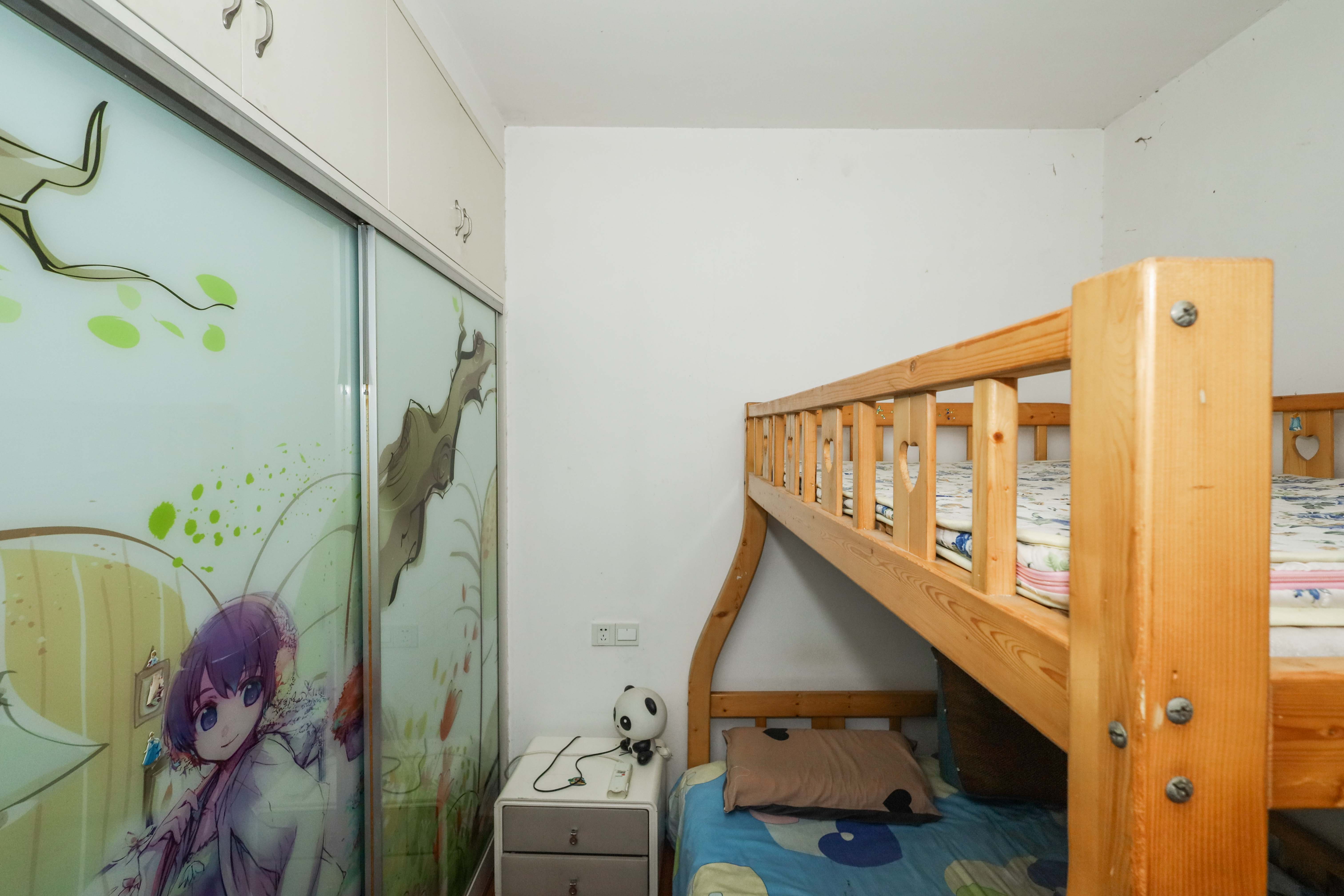 保利麓谷林语D区  2室2厅1卫   88.00万卧室