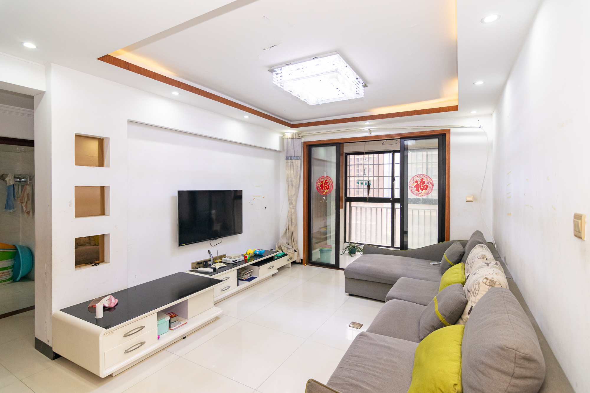 新城国际花都 3室2厅1卫 56.0万 新城国际花都 3室2厅1卫 56.0万客厅