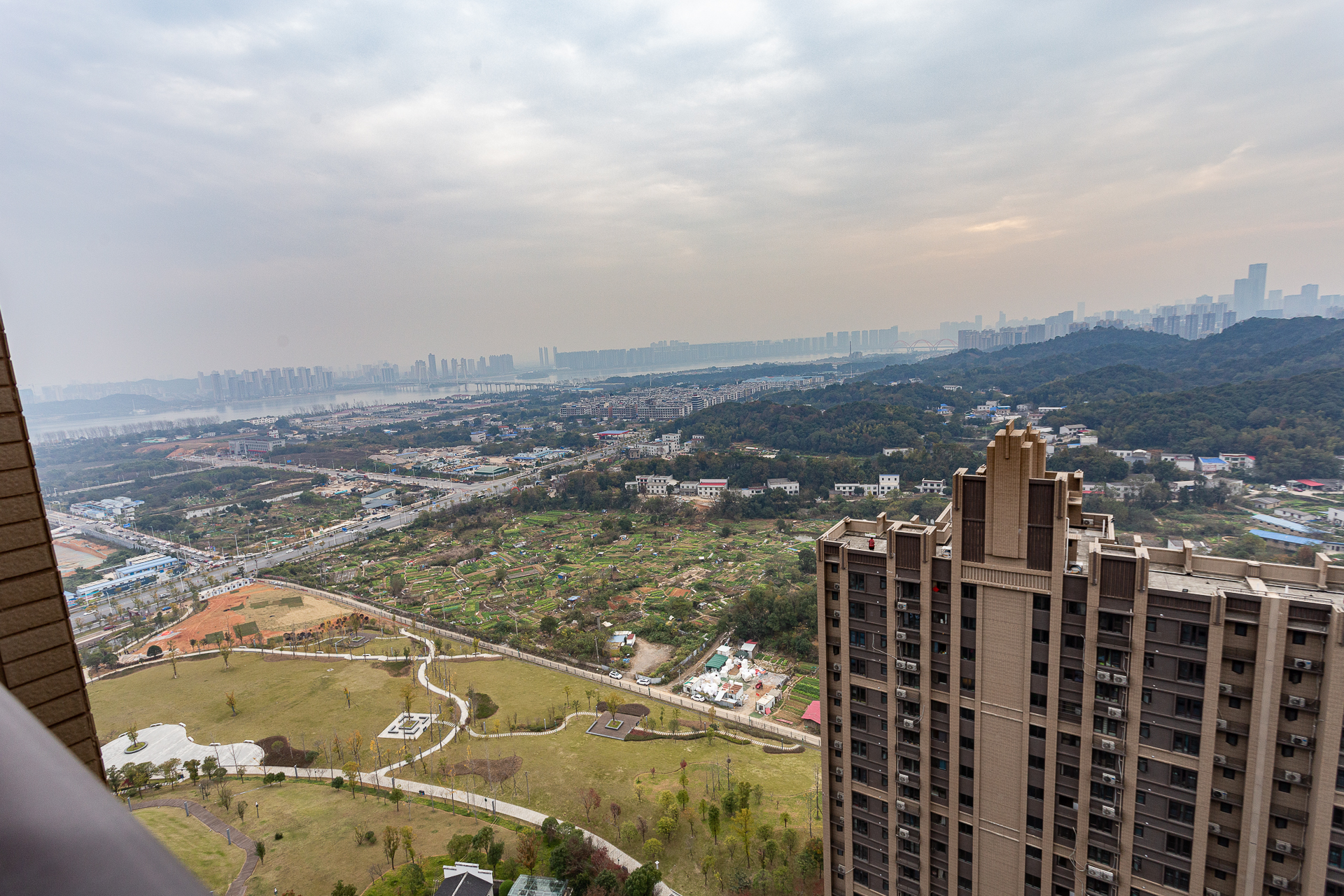 时代倾城四期  3室2厅2卫    128.0万其他