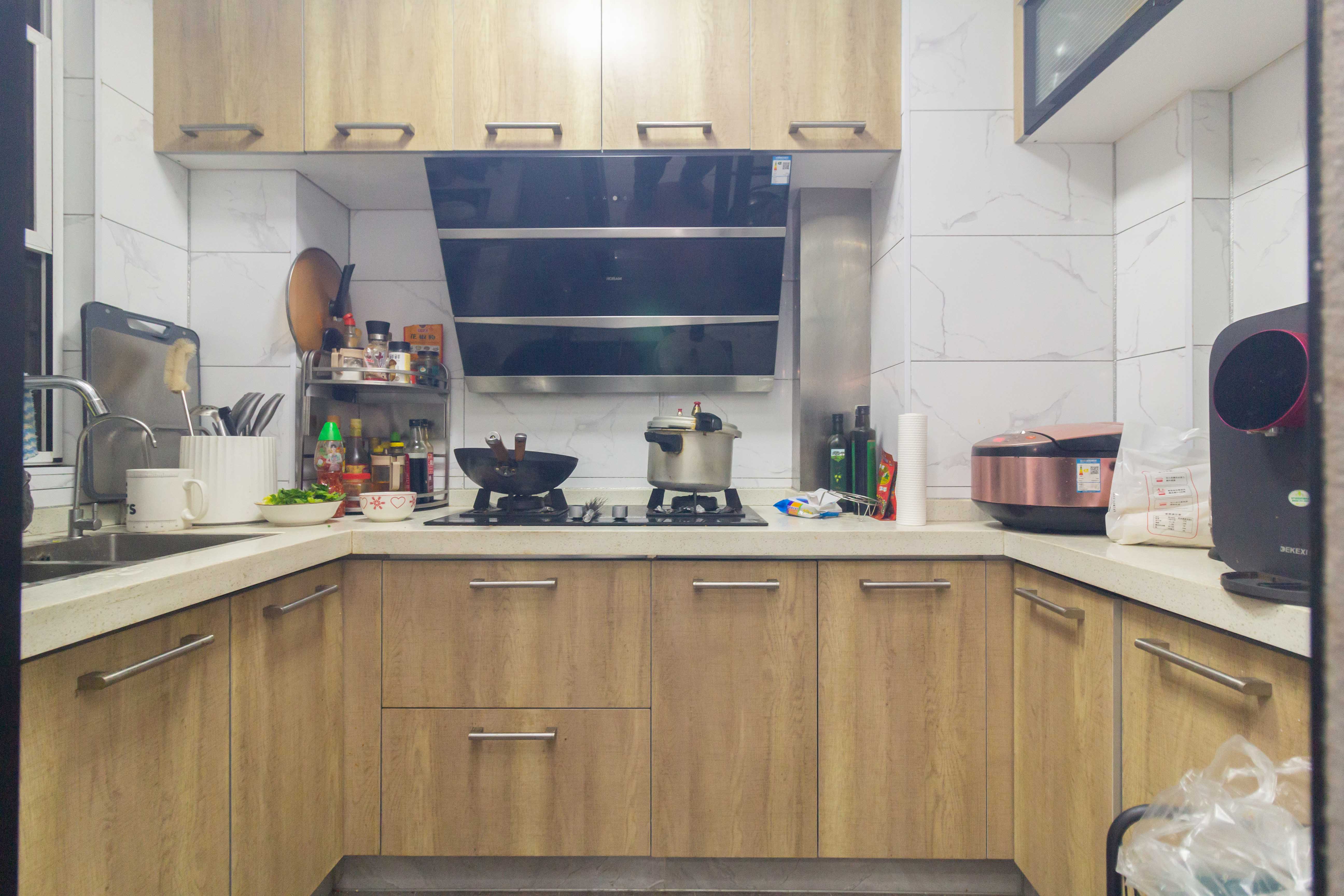 芙蓉万国城MOMA（卓越汇富苑）  3室2厅1卫    86.0万厨房