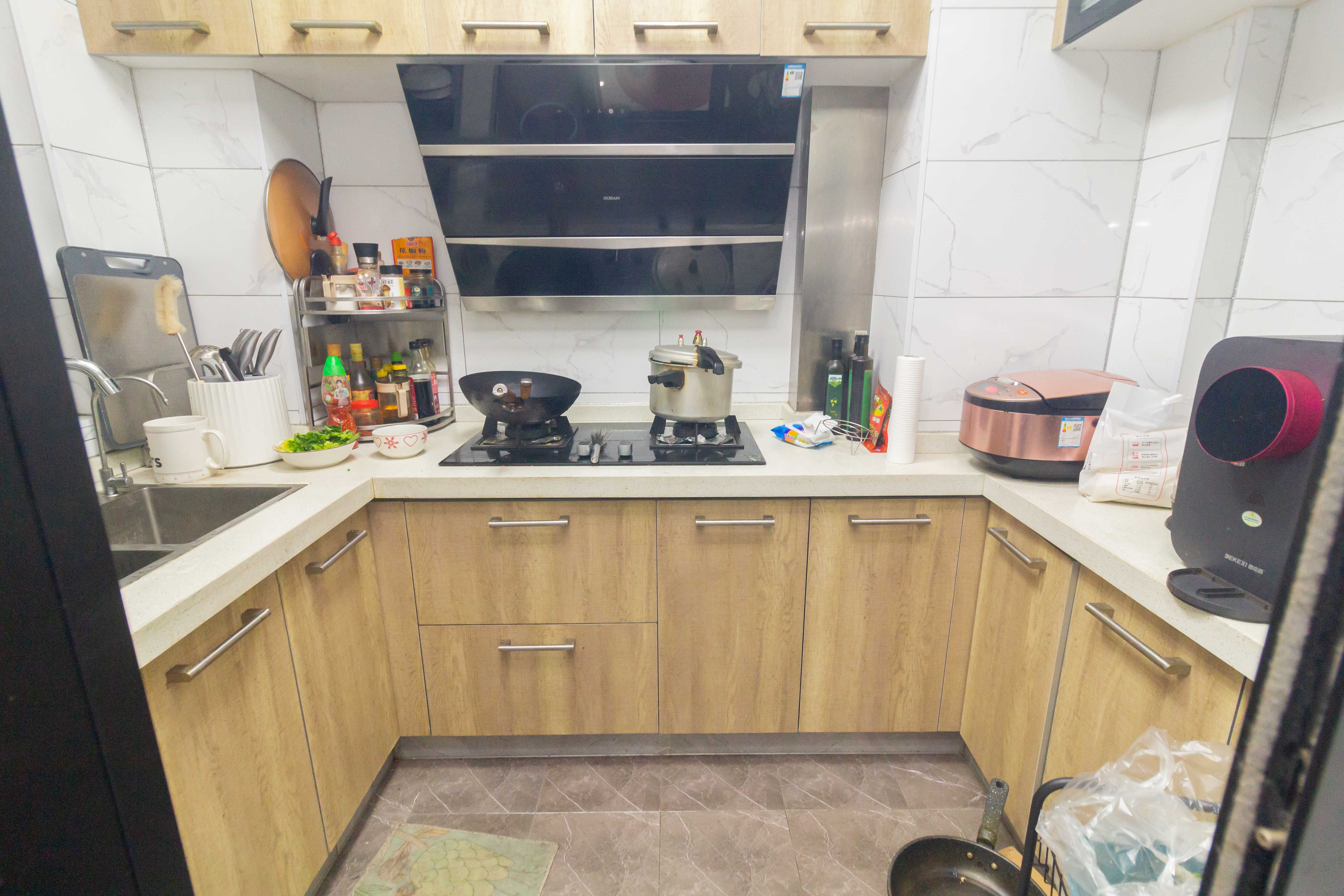 芙蓉万国城MOMA（卓越汇富苑）  3室2厅1卫    86.0万厨房