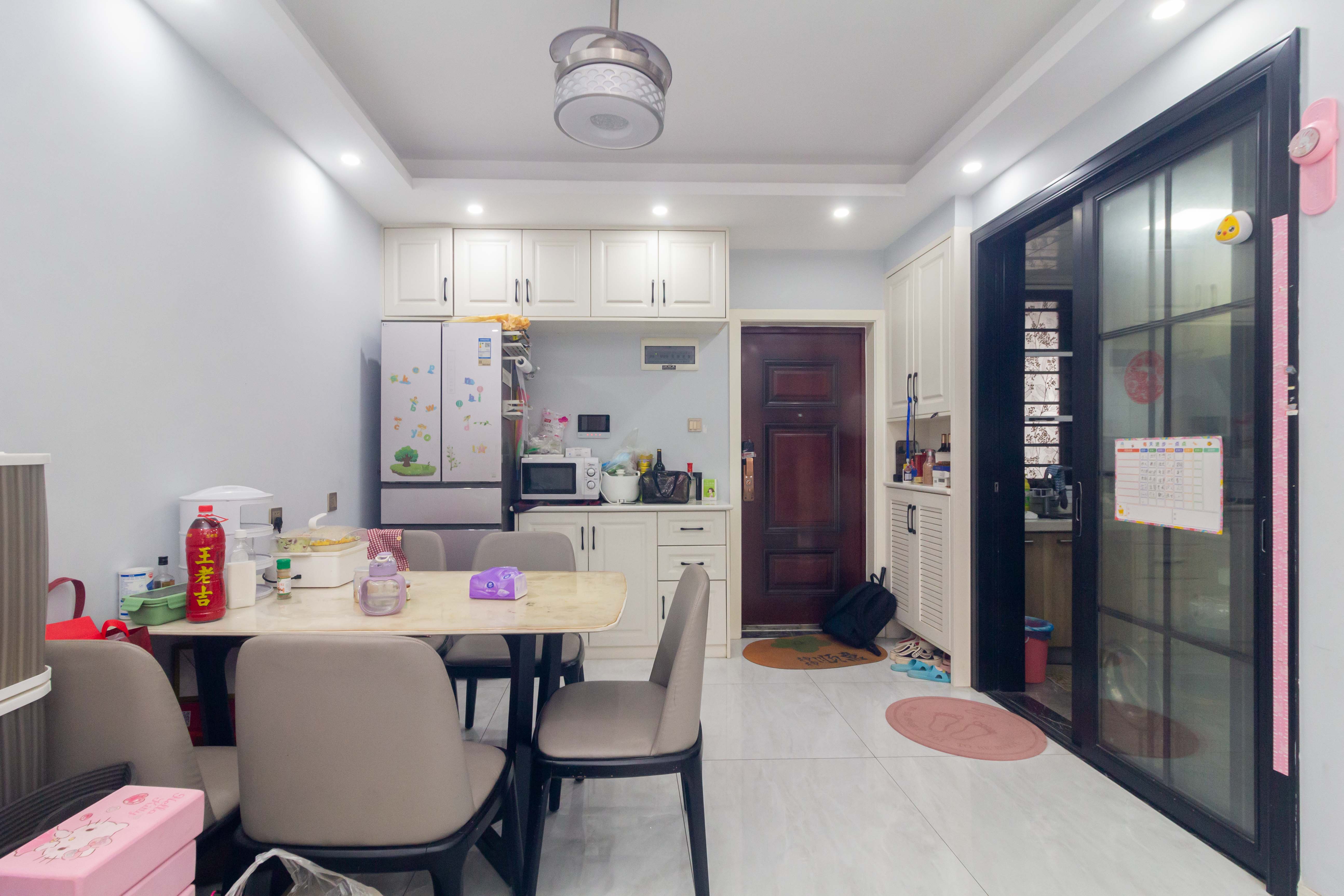 芙蓉万国城MOMA（卓越汇富苑）  3室2厅1卫    86.0万客厅