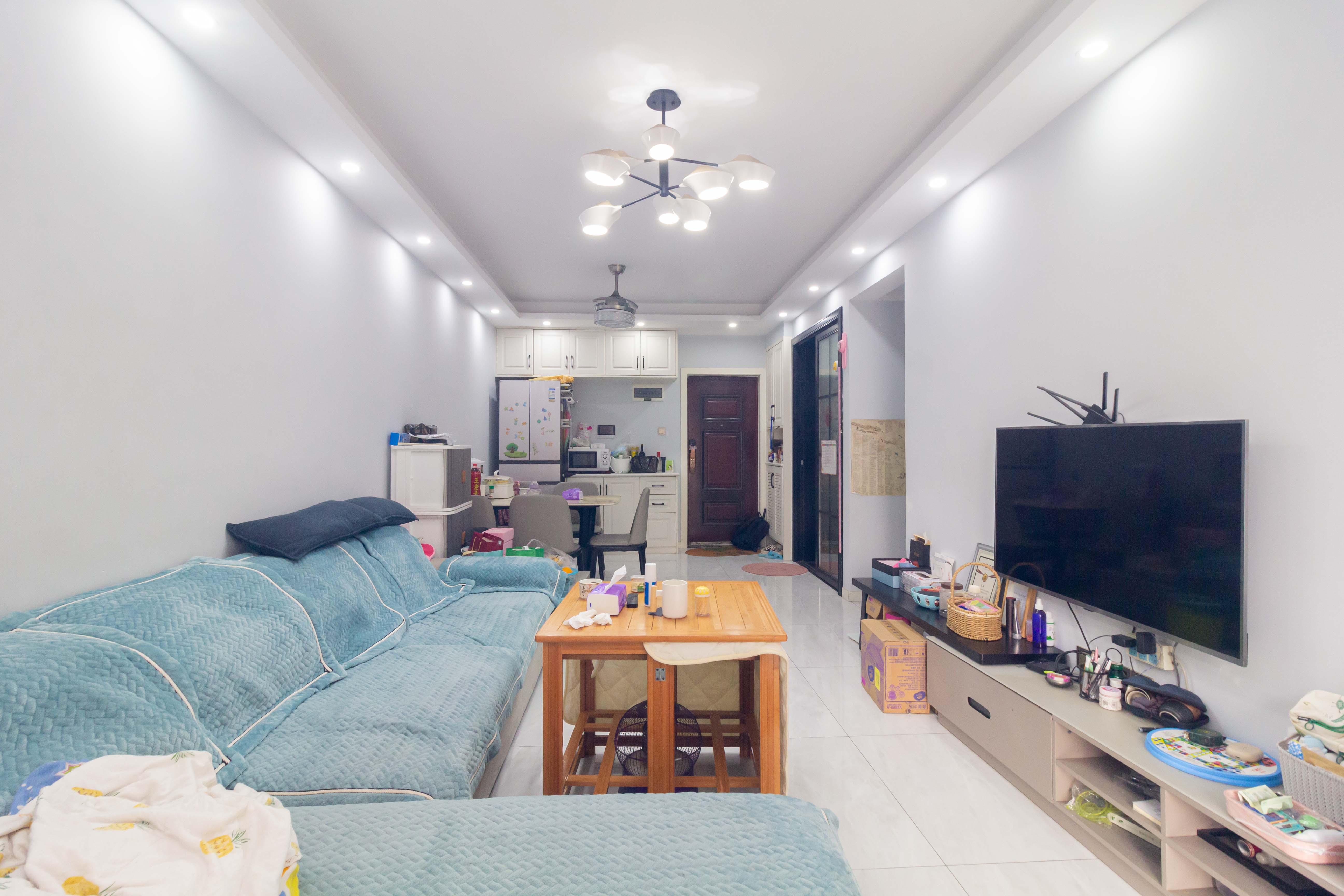 芙蓉万国城MOMA（卓越汇富苑）  3室2厅1卫    86.0万客厅