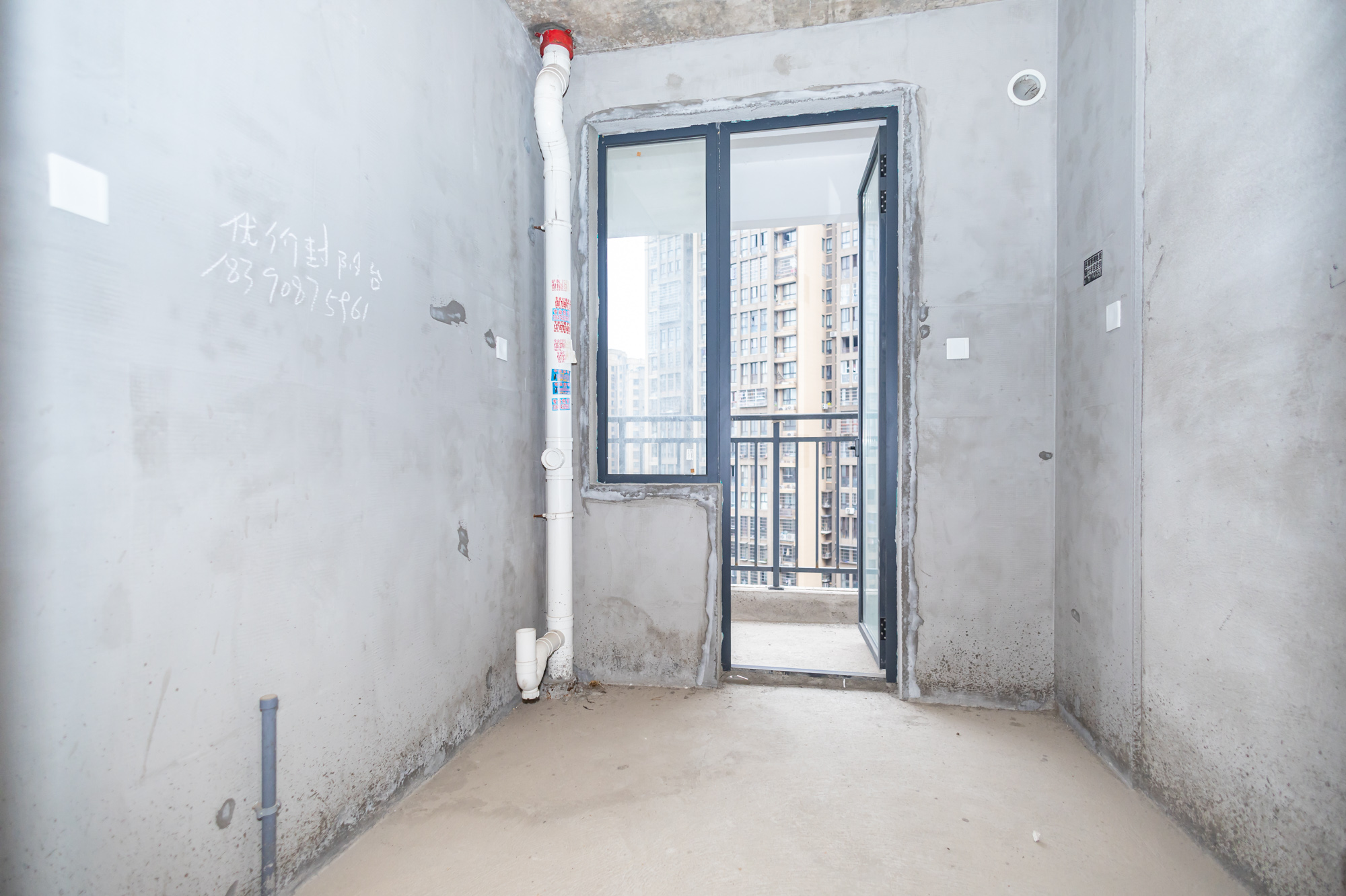 松雅湖壹号 5室2厅2卫 138.0万 松雅湖壹号 5室2厅2卫 138.0万厨房