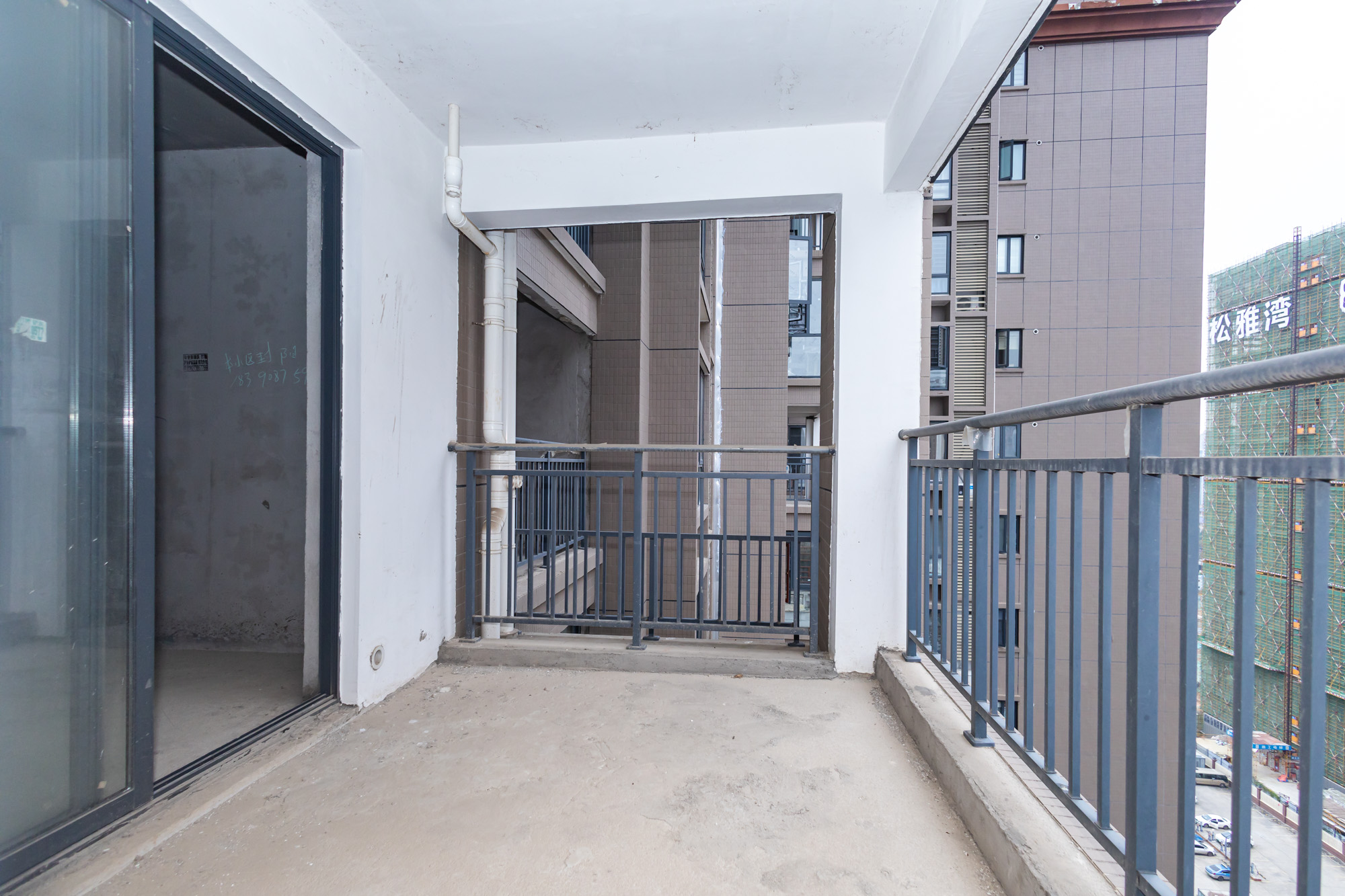 松雅湖壹号 5室2厅2卫 138.0万 松雅湖壹号 5室2厅2卫 138.0万阳台