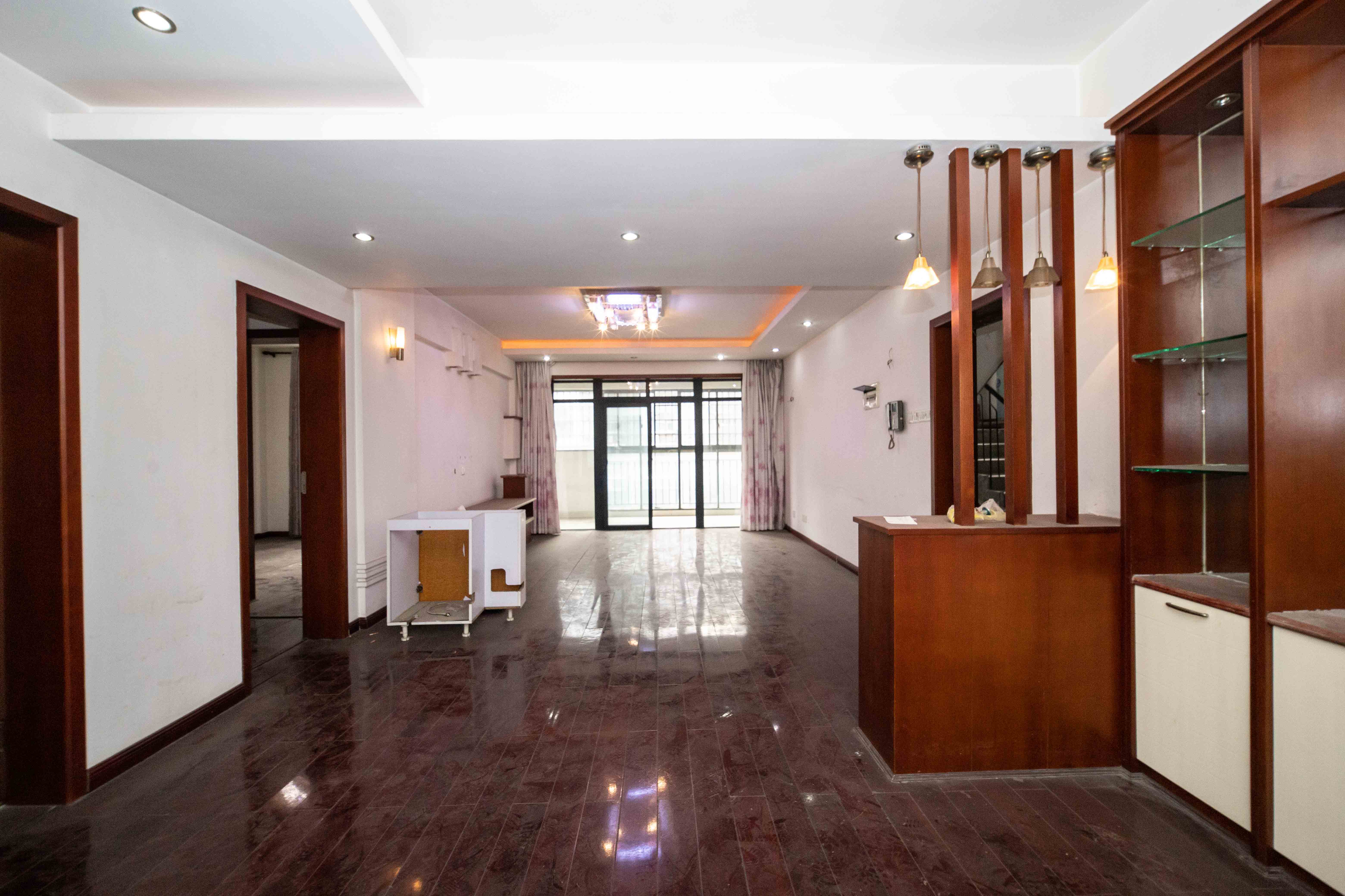 浏阳河畔家园 3室2厅2卫 105.0万 浏阳河畔家园 3室2厅2卫 105.0万客厅