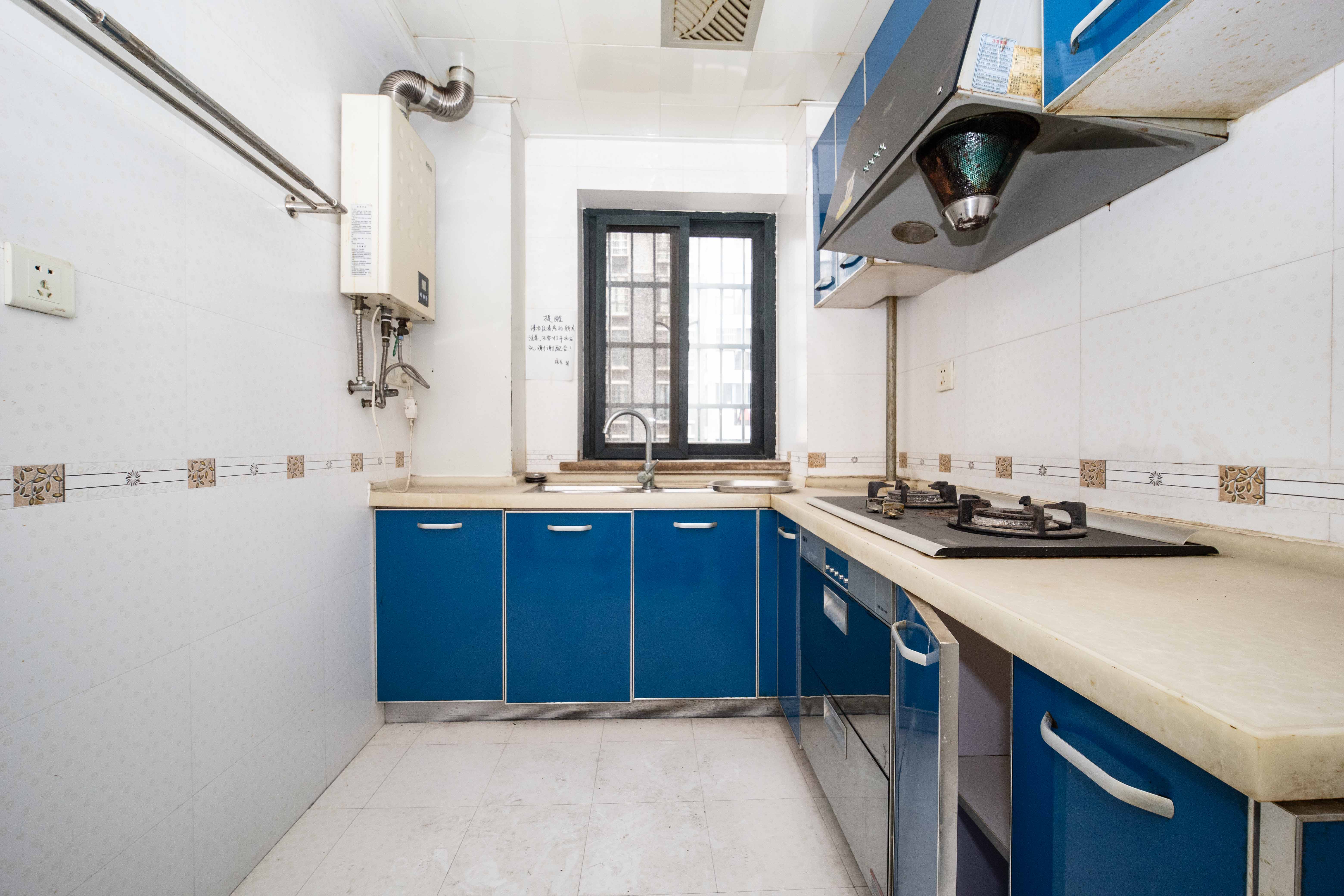 浏阳河畔家园 3室2厅2卫 105.0万 浏阳河畔家园 3室2厅2卫 105.0万厨房