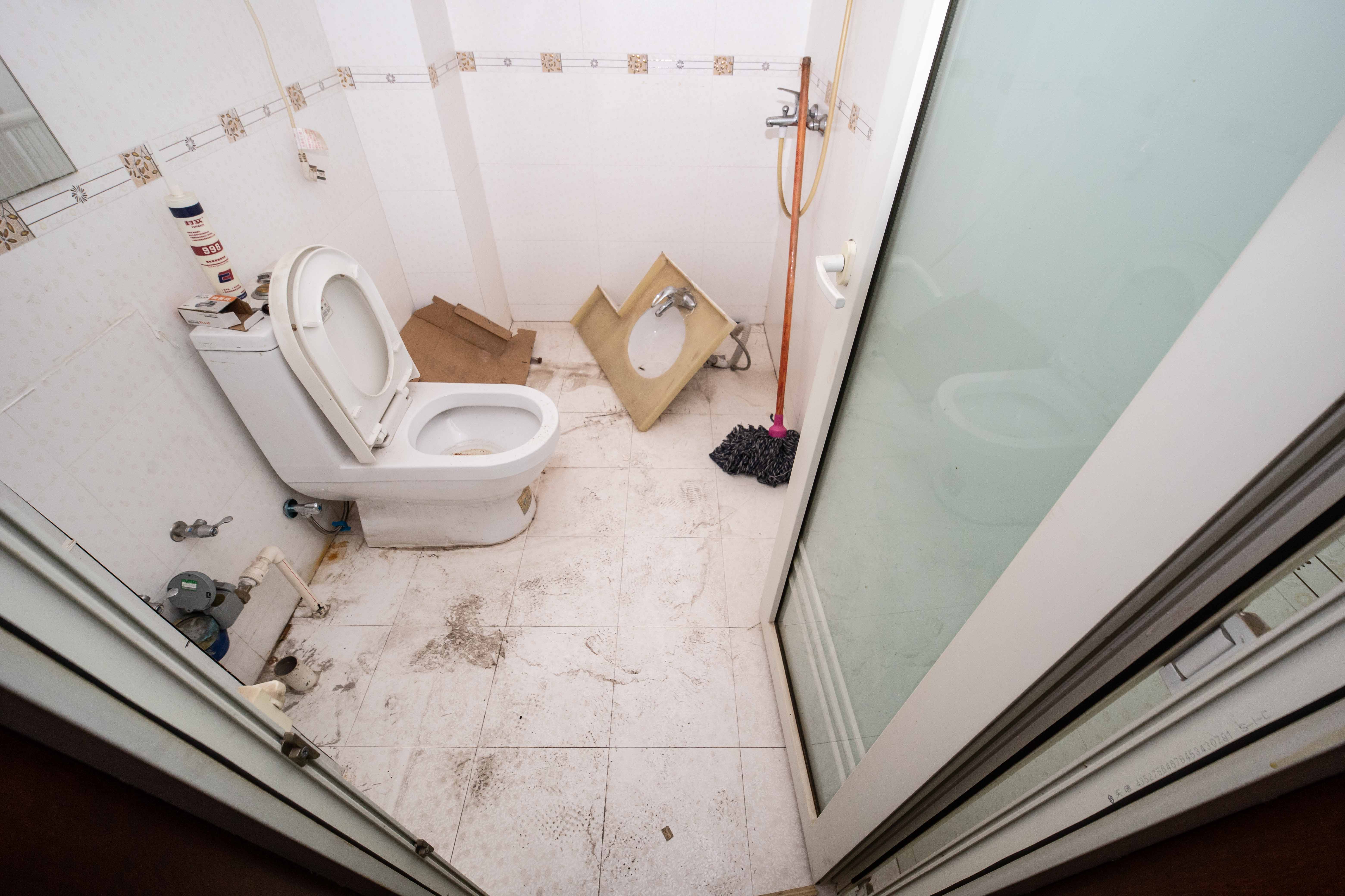 浏阳河畔家园 3室2厅2卫 105.0万 浏阳河畔家园 3室2厅2卫 105.0万卫生间