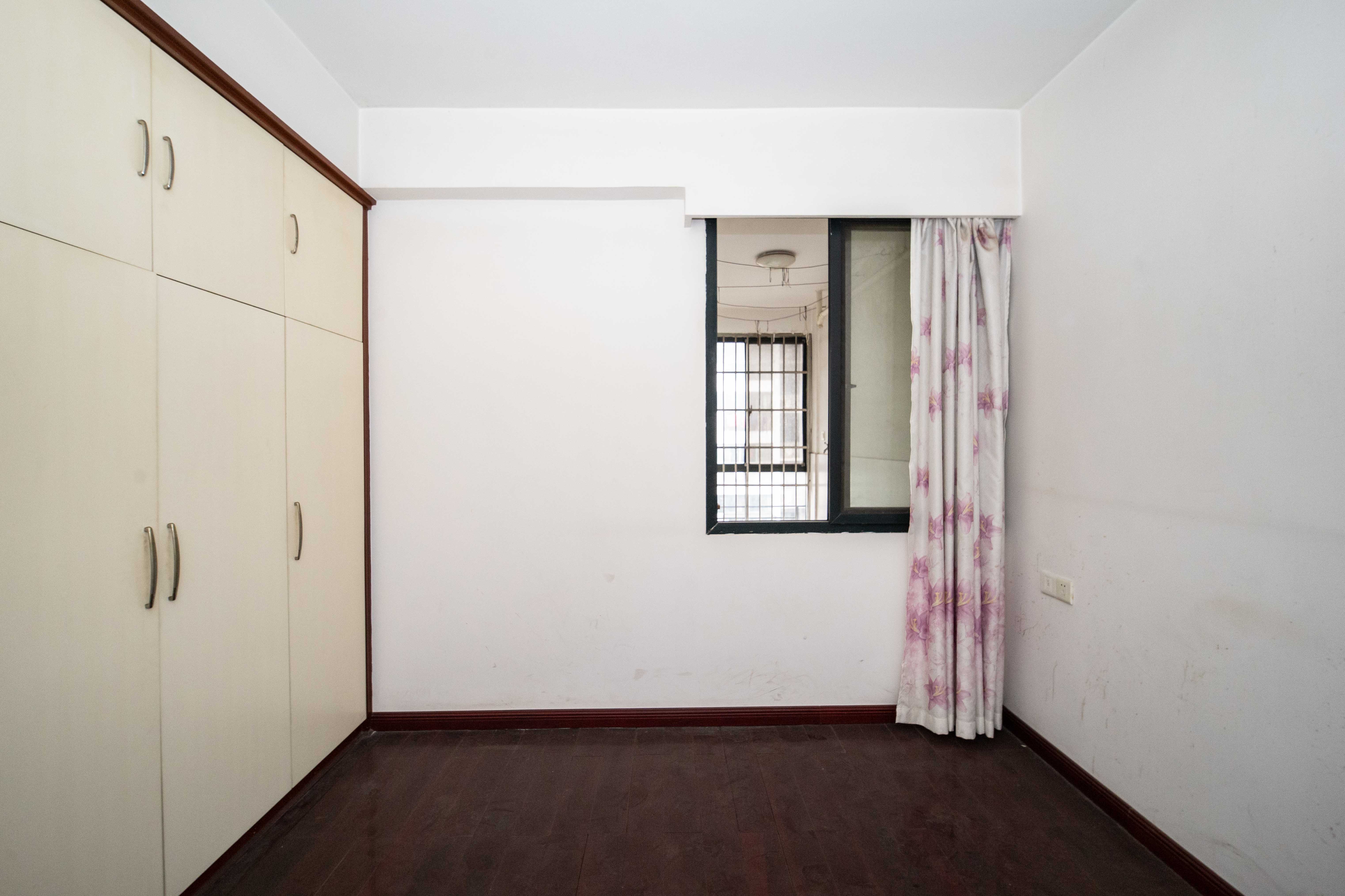 浏阳河畔家园 3室2厅2卫 105.0万 浏阳河畔家园 3室2厅2卫 105.0万卧室