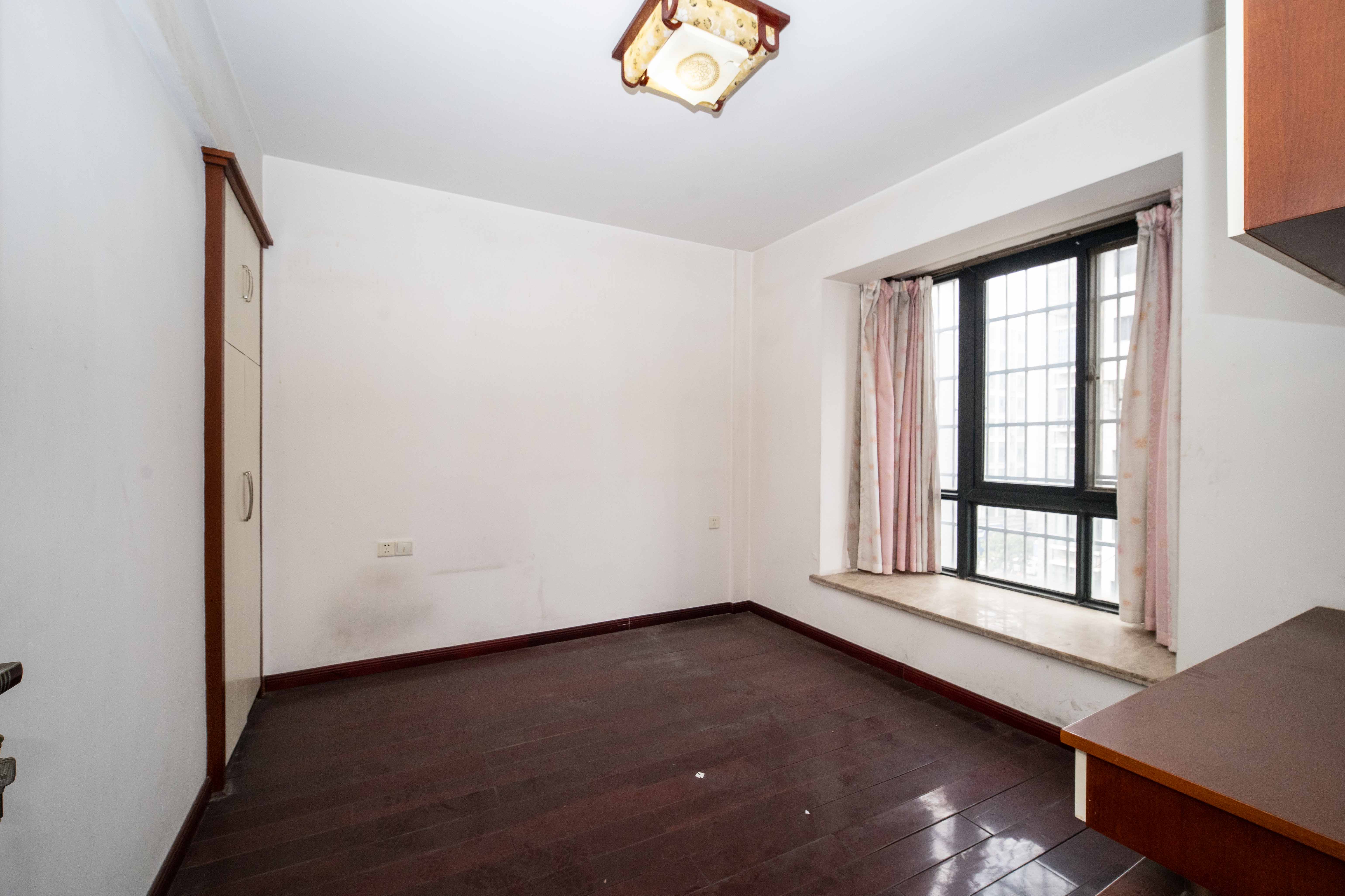 浏阳河畔家园 3室2厅2卫 105.0万 浏阳河畔家园 3室2厅2卫 105.0万卧室