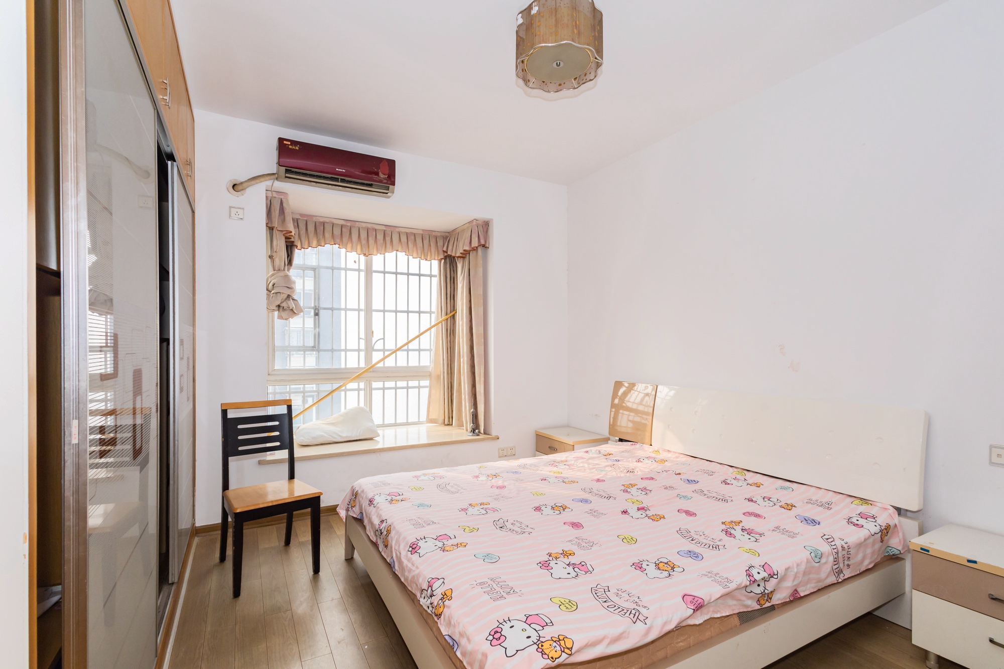 星沙教师公寓 3室2厅2卫 71.0万 星沙教师公寓 3室2厅2卫 71.0万卧室