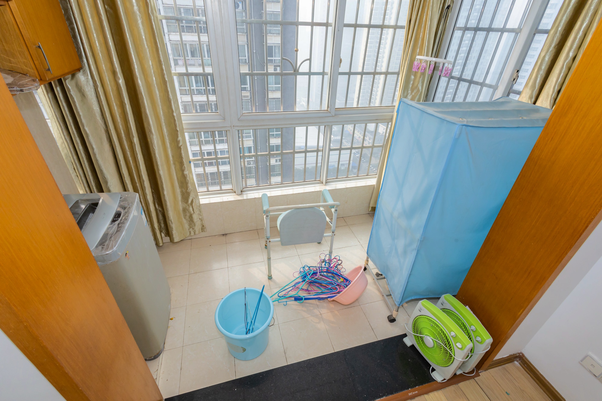 星沙教师公寓 3室2厅2卫 71.0万 星沙教师公寓 3室2厅2卫 71.0万阳台