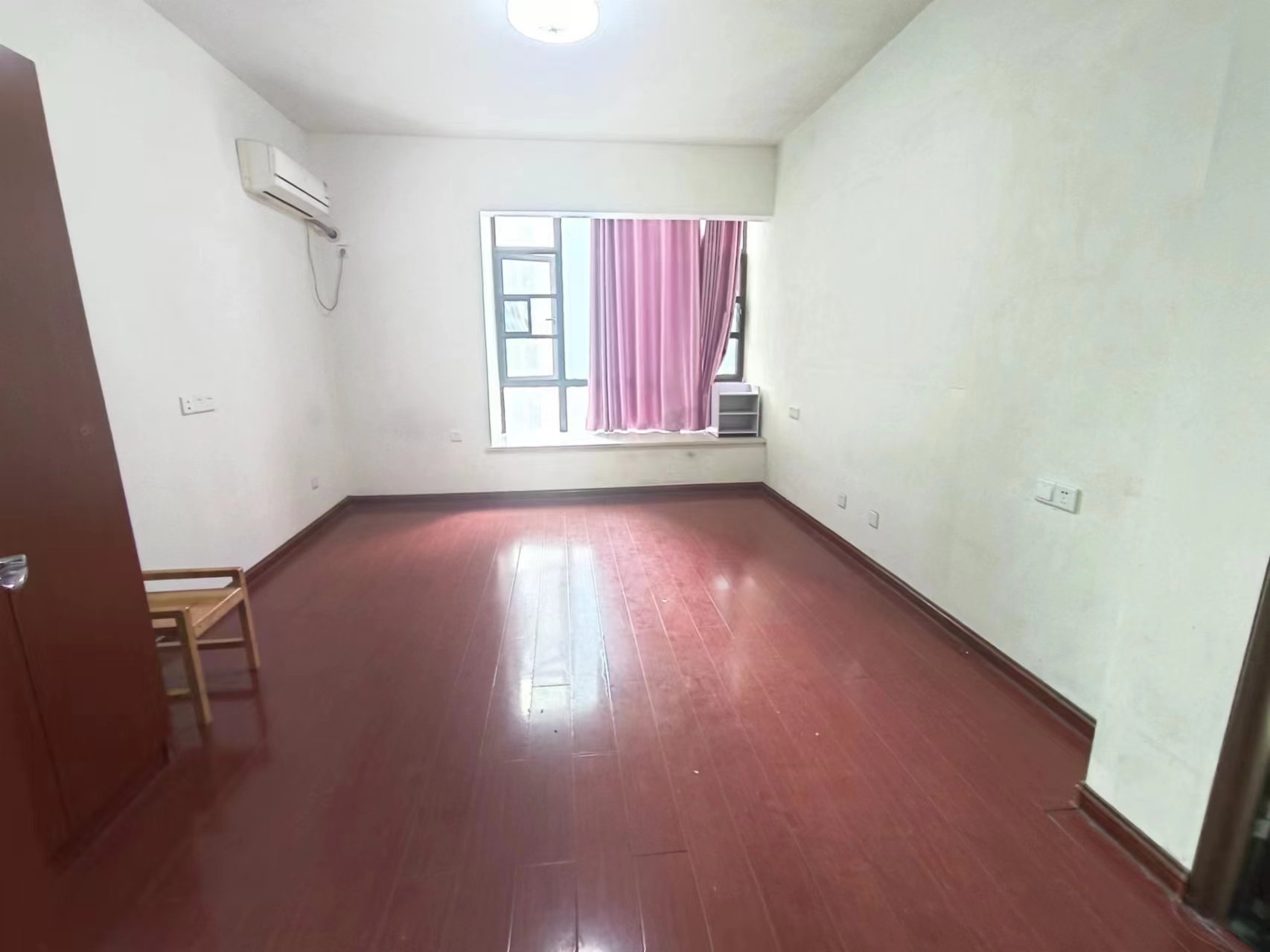 庐山春天早安华晨  4室2厅2卫    73.8万 庐山春天早安华晨  4室2厅2卫    73.8万室内图