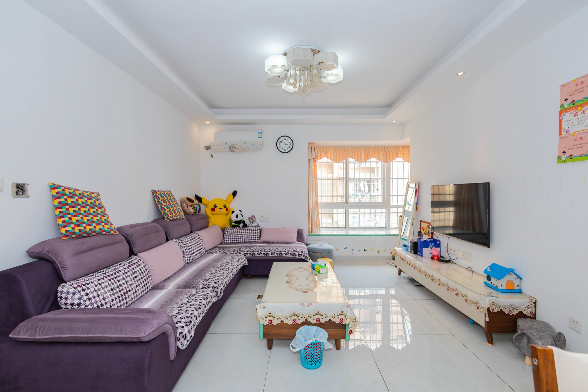 泊林晶城  4室2厅1卫    74.0万 泊林晶城  4室2厅1卫    74.0万客厅