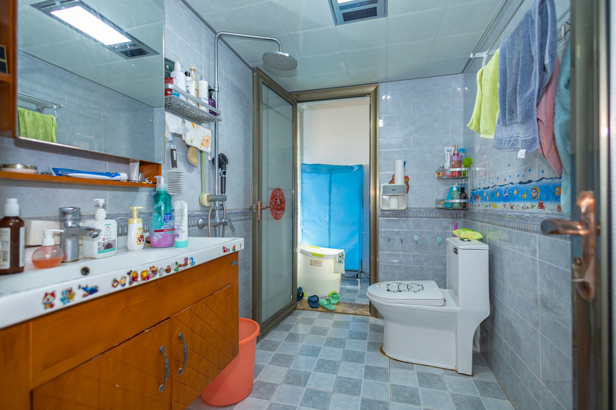 泊林晶城  4室2厅1卫    74.0万 泊林晶城  4室2厅1卫    74.0万卫生间