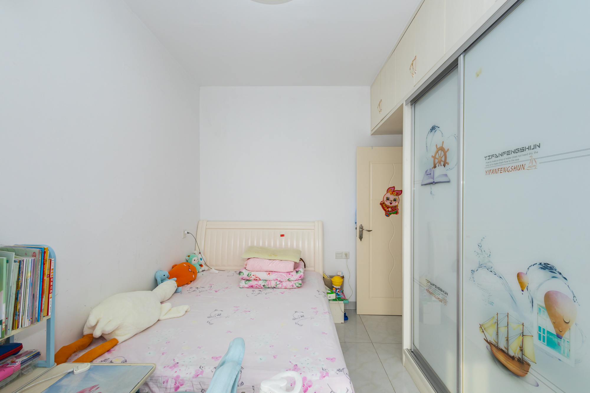 泊林晶城  4室2厅1卫    74.0万 泊林晶城  4室2厅1卫    74.0万卧室