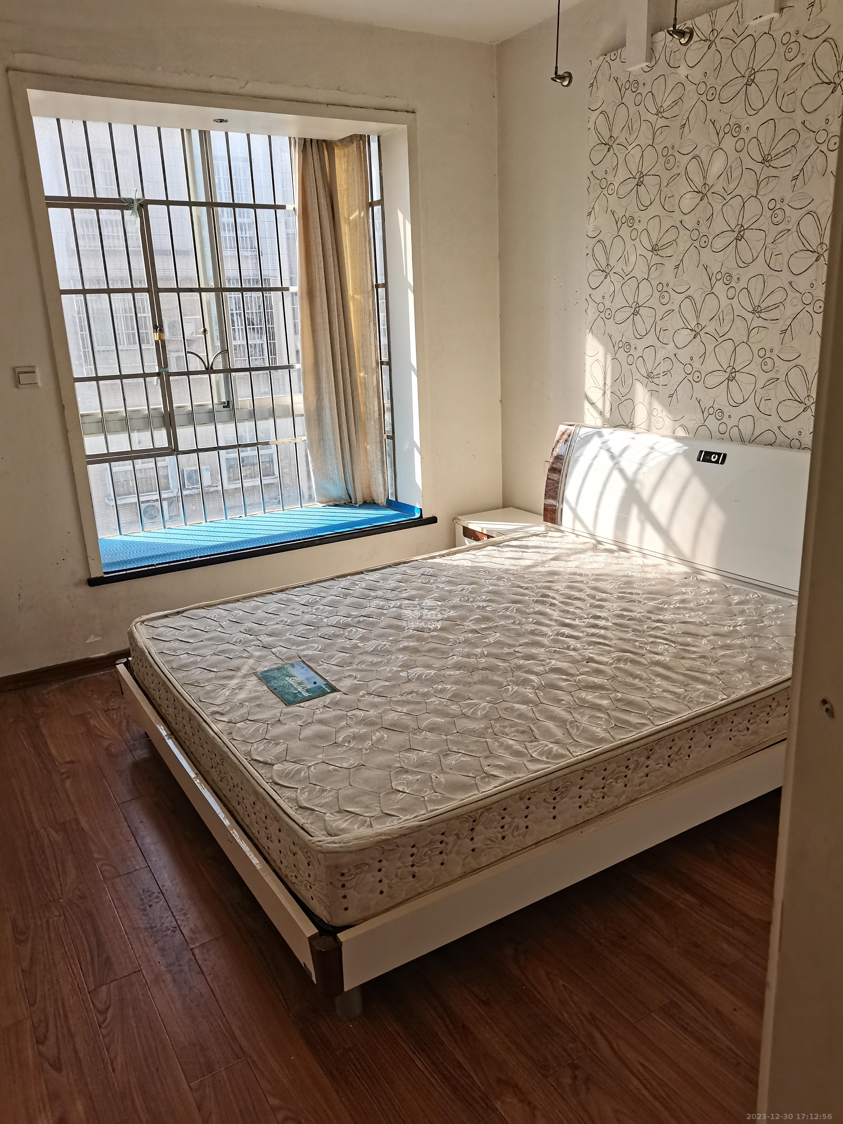 枫林绿洲  3室2厅2卫   2300.00元/月室内图