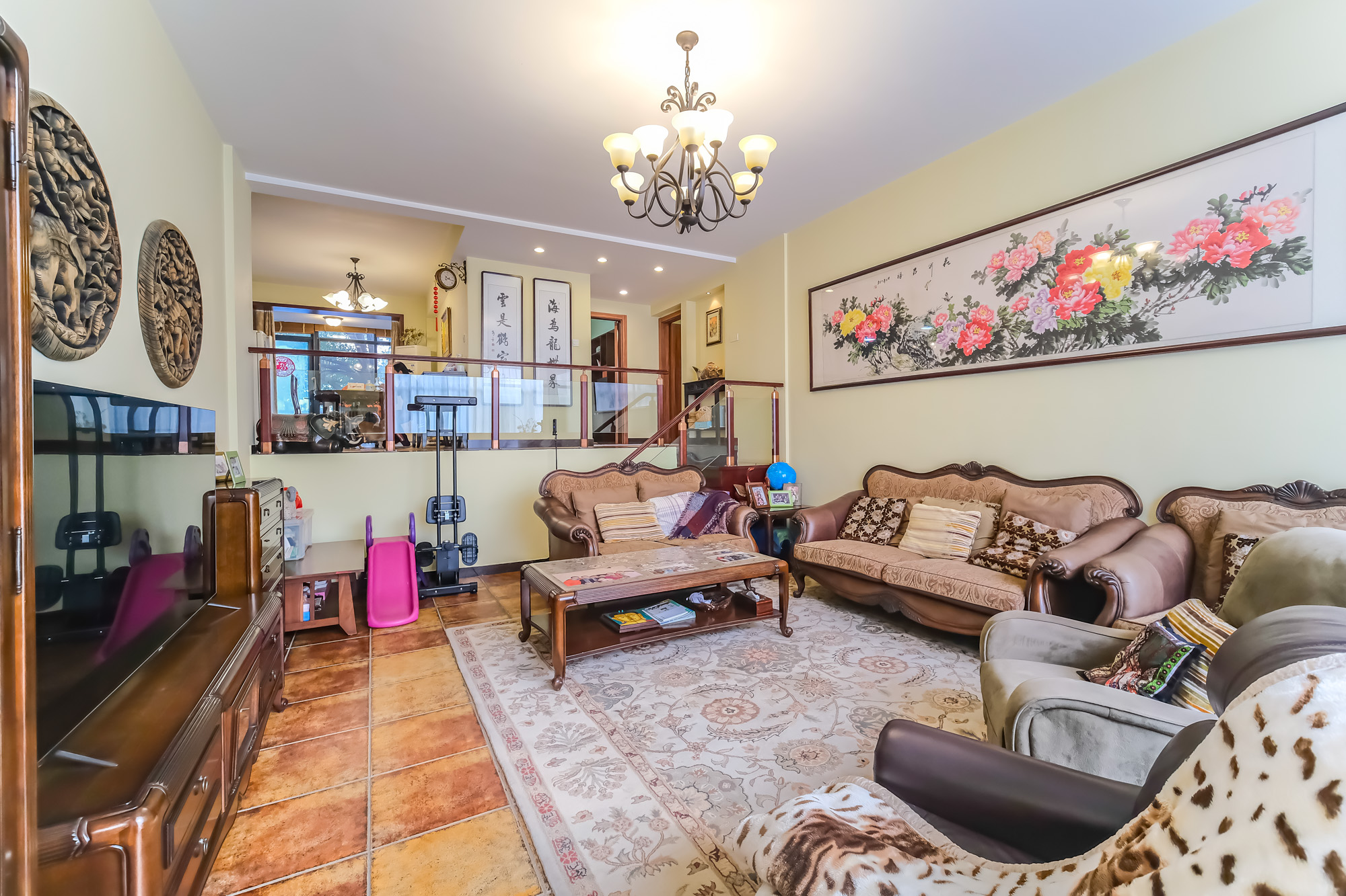 美林水郡  4室2厅2卫    247.8万 美林水郡  4室2厅2卫    247.8万客厅