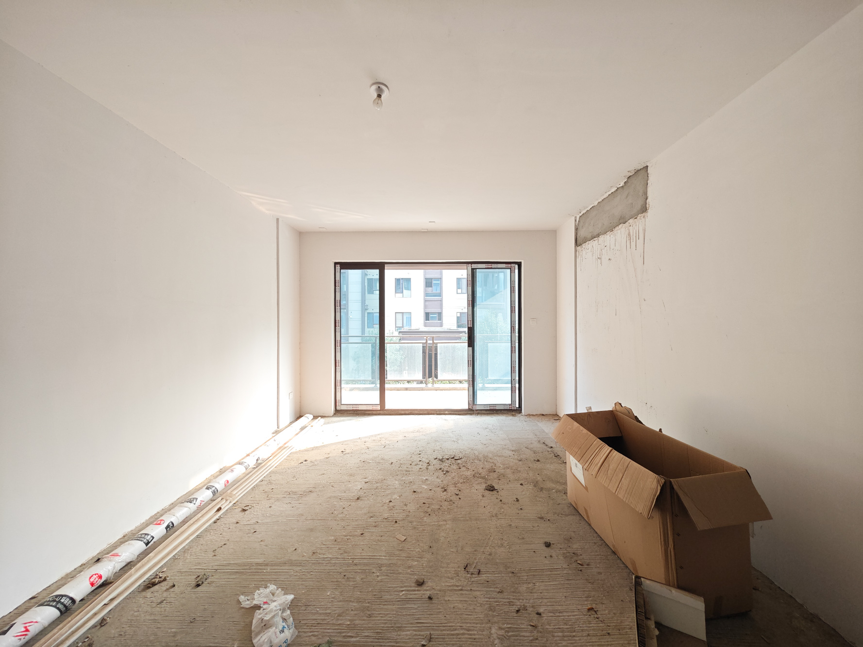 鑫苑木莲世家 4室2厅2卫 218.0万 鑫苑木莲世家 4室2厅2卫 218.0万客厅