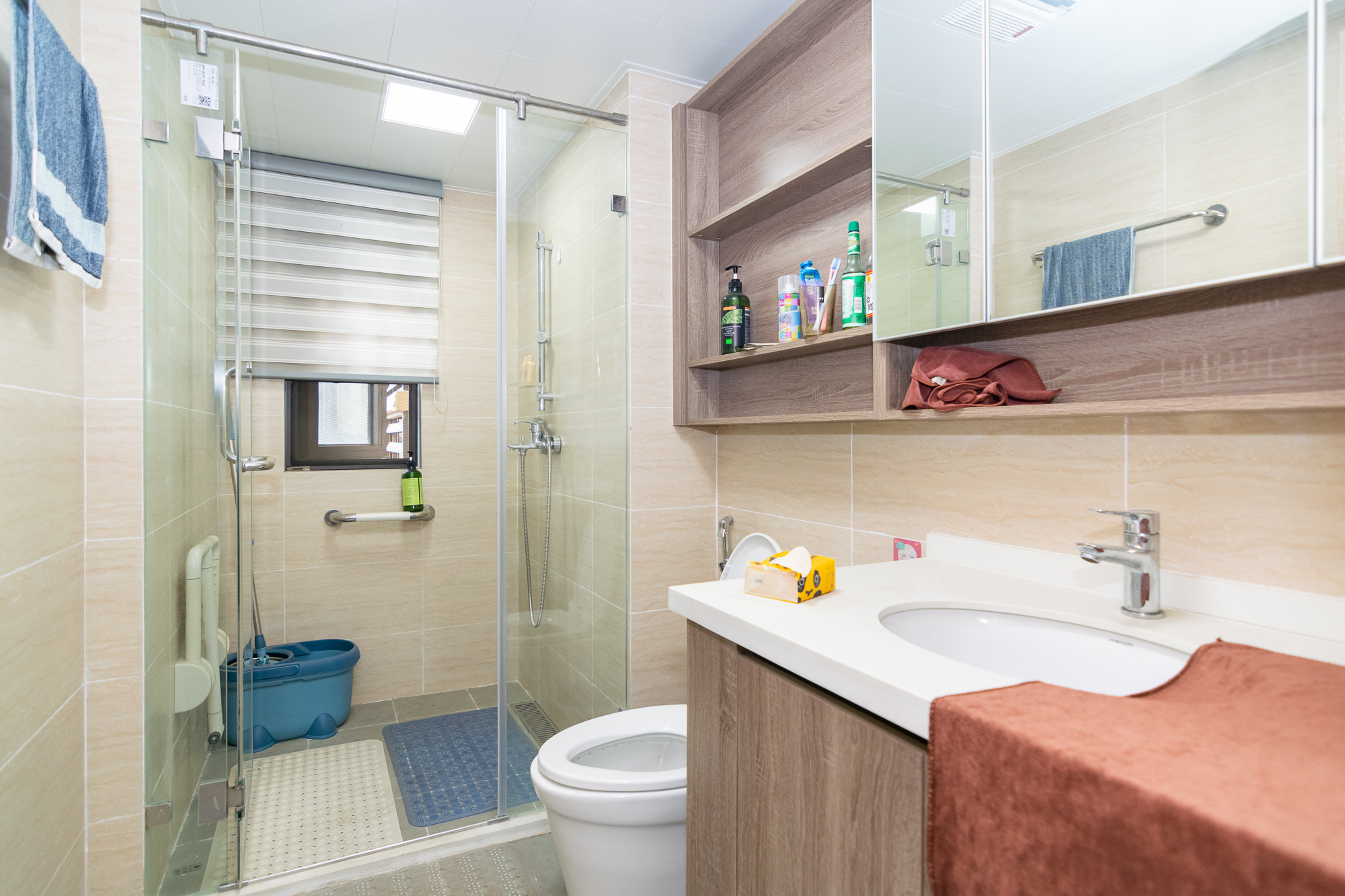 美的翰城 3室2厅2卫 74.8万 美的翰城 3室2厅2卫 74.8万卫生间