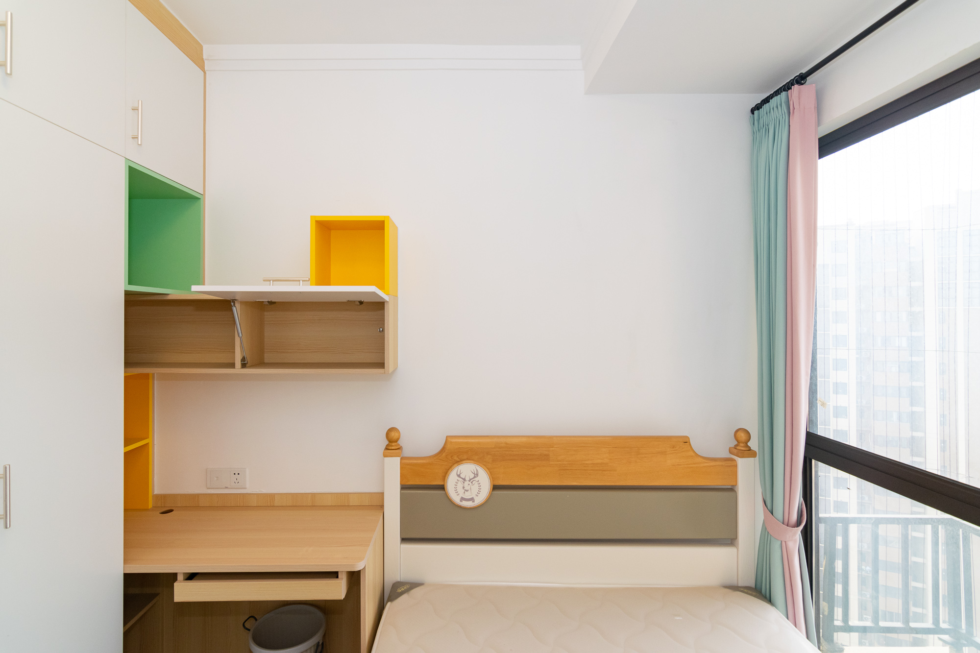 美的翰城 3室2厅2卫 74.8万 美的翰城 3室2厅2卫 74.8万卧室