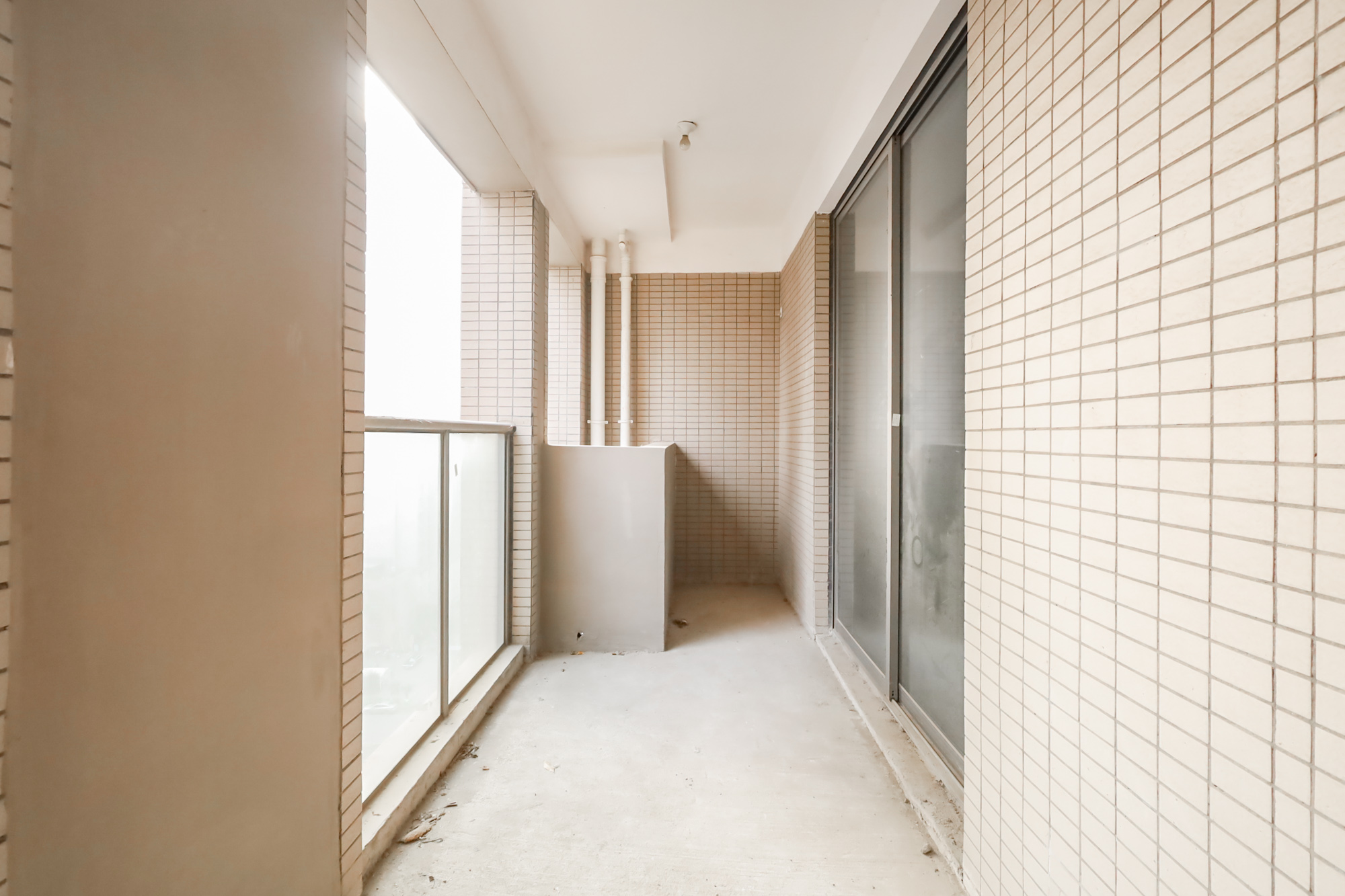 八方小区C区  3室2厅2卫   439.30万阳台