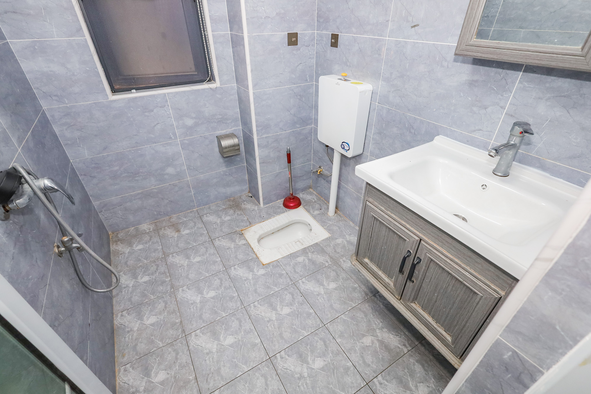 新城新世界四期柏樾  2室2厅1卫    82.08万 新城新世界四期柏樾  2室2厅1卫    82.08万卫生间