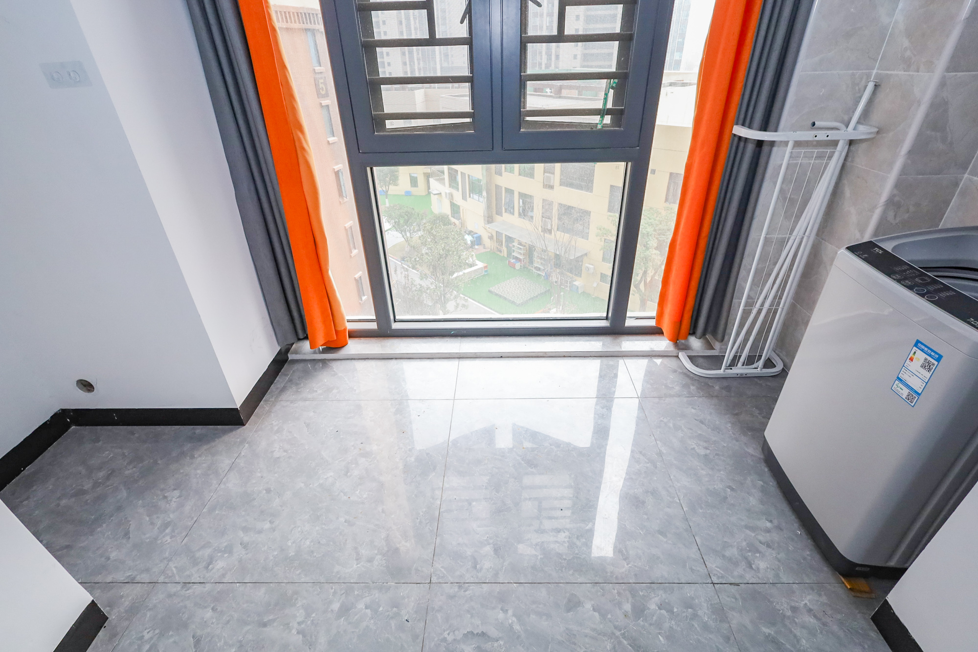 新城新世界四期柏樾  2室2厅1卫    82.08万 新城新世界四期柏樾  2室2厅1卫    82.08万阳台