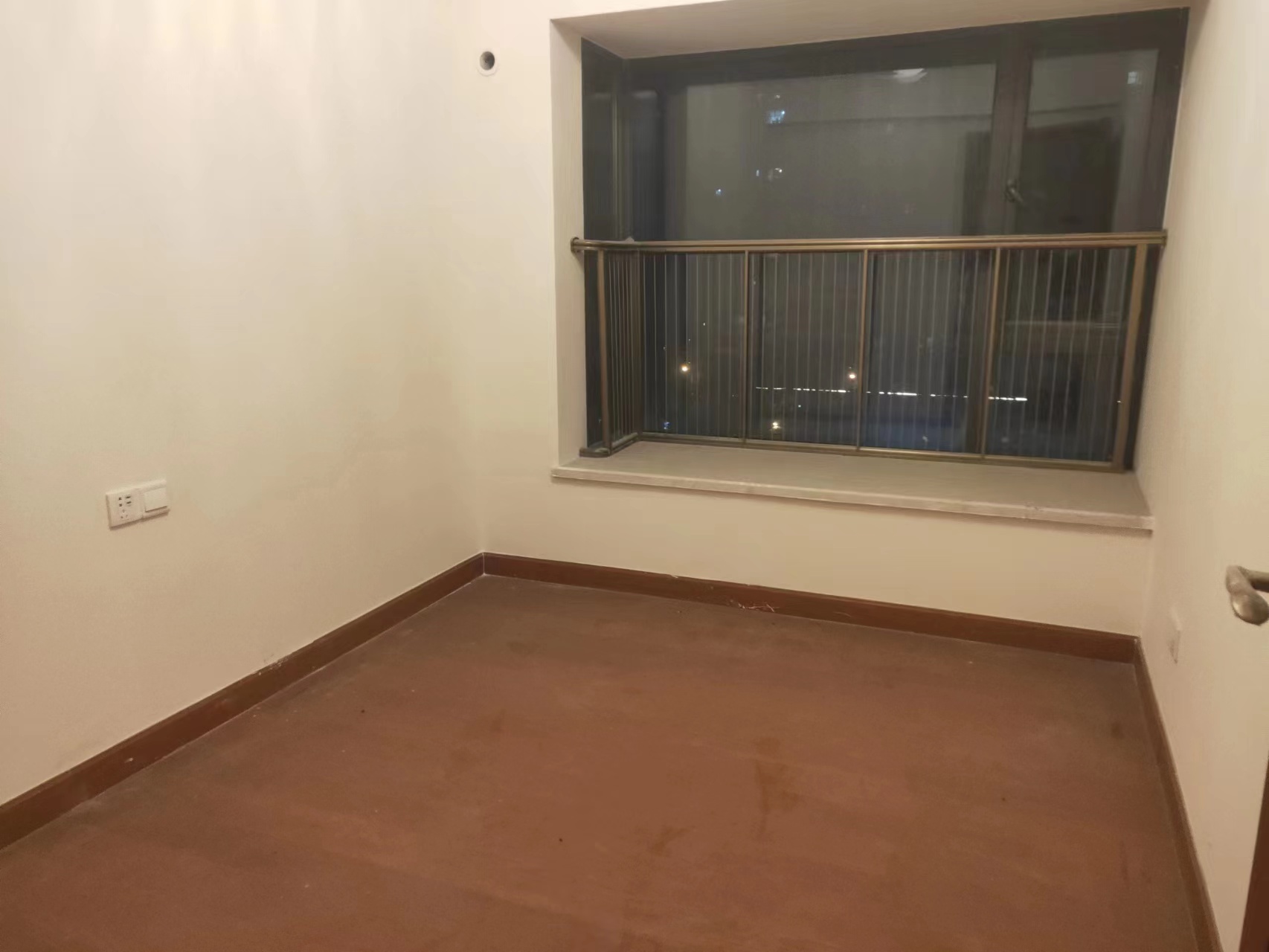 恒大华府  3室2厅1卫    65.8万 恒大华府  3室2厅1卫    65.8万室内图