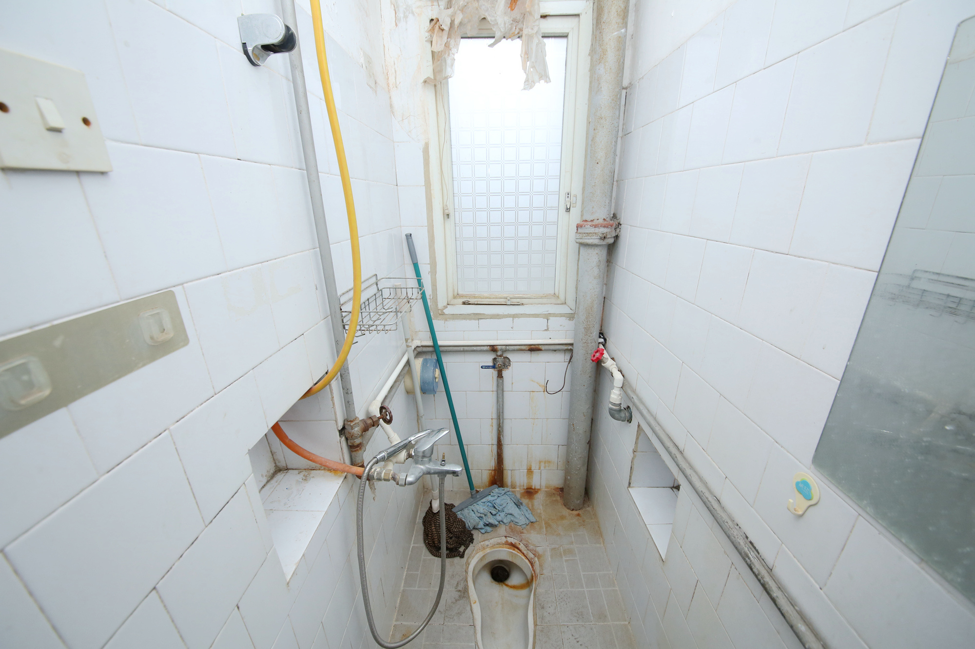 紫薇路皮革研究所  2室2厅1卫   32.80万卫生间