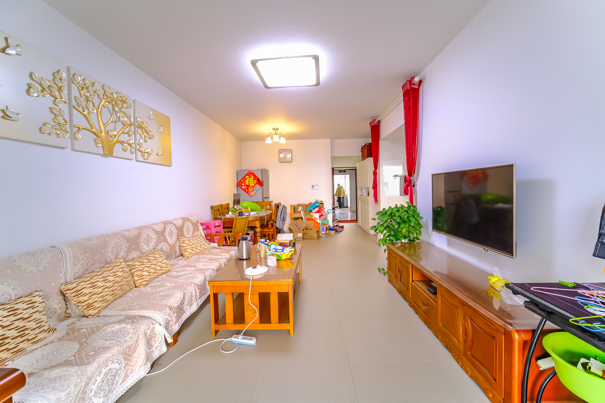 保利香槟国际 2室2厅1卫 68.0万 保利香槟国际 2室2厅1卫 68.0万客厅