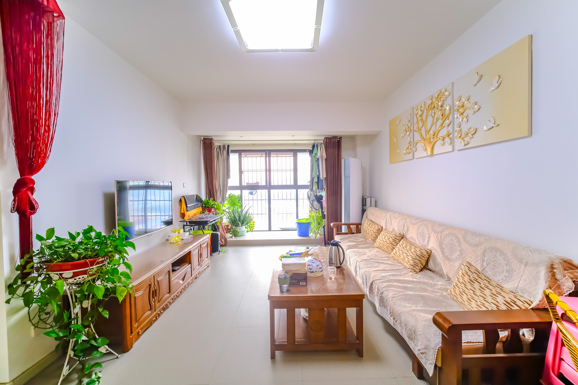 保利香槟国际 2室2厅1卫 68.0万 保利香槟国际 2室2厅1卫 68.0万客厅