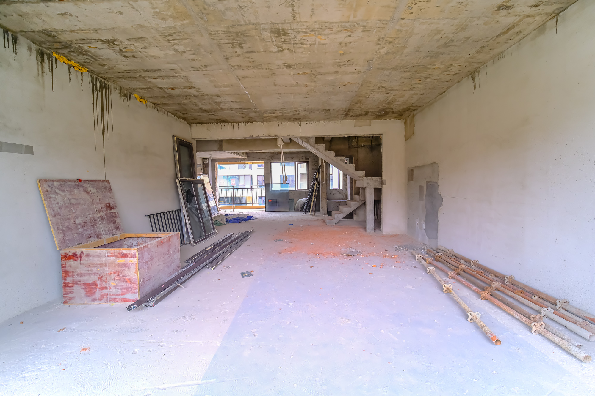 合能枫丹新里  5室2厅3卫    188.0万 合能枫丹新里  5室2厅3卫    188.0万客厅