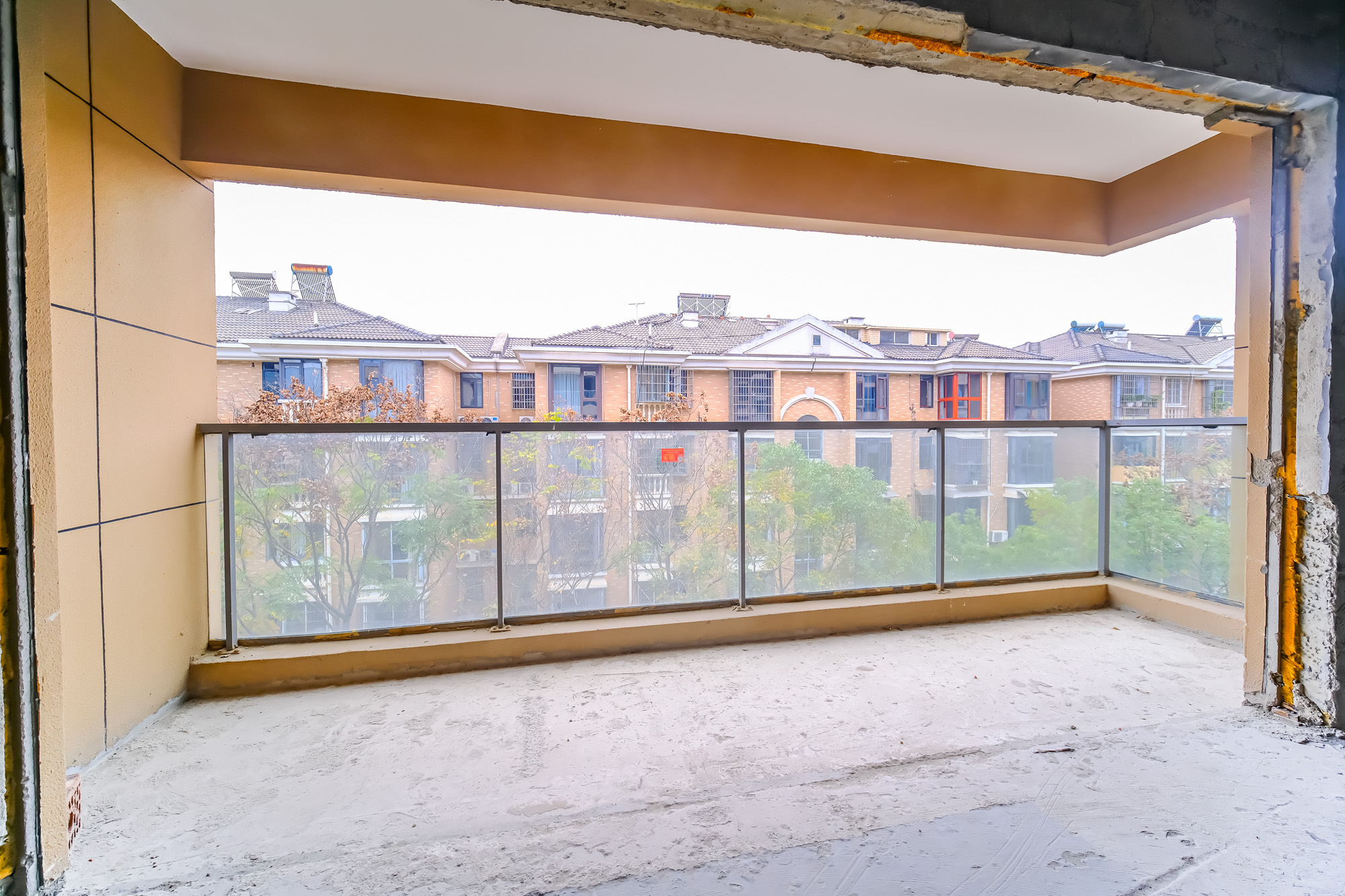 合能枫丹新里  5室2厅3卫    188.0万 合能枫丹新里  5室2厅3卫    188.0万阳台