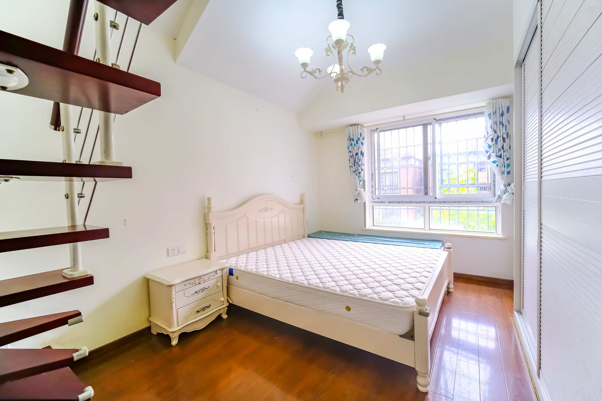 山水湾 3室2厅1卫 49.0万 山水湾 3室2厅1卫 49.0万卧室