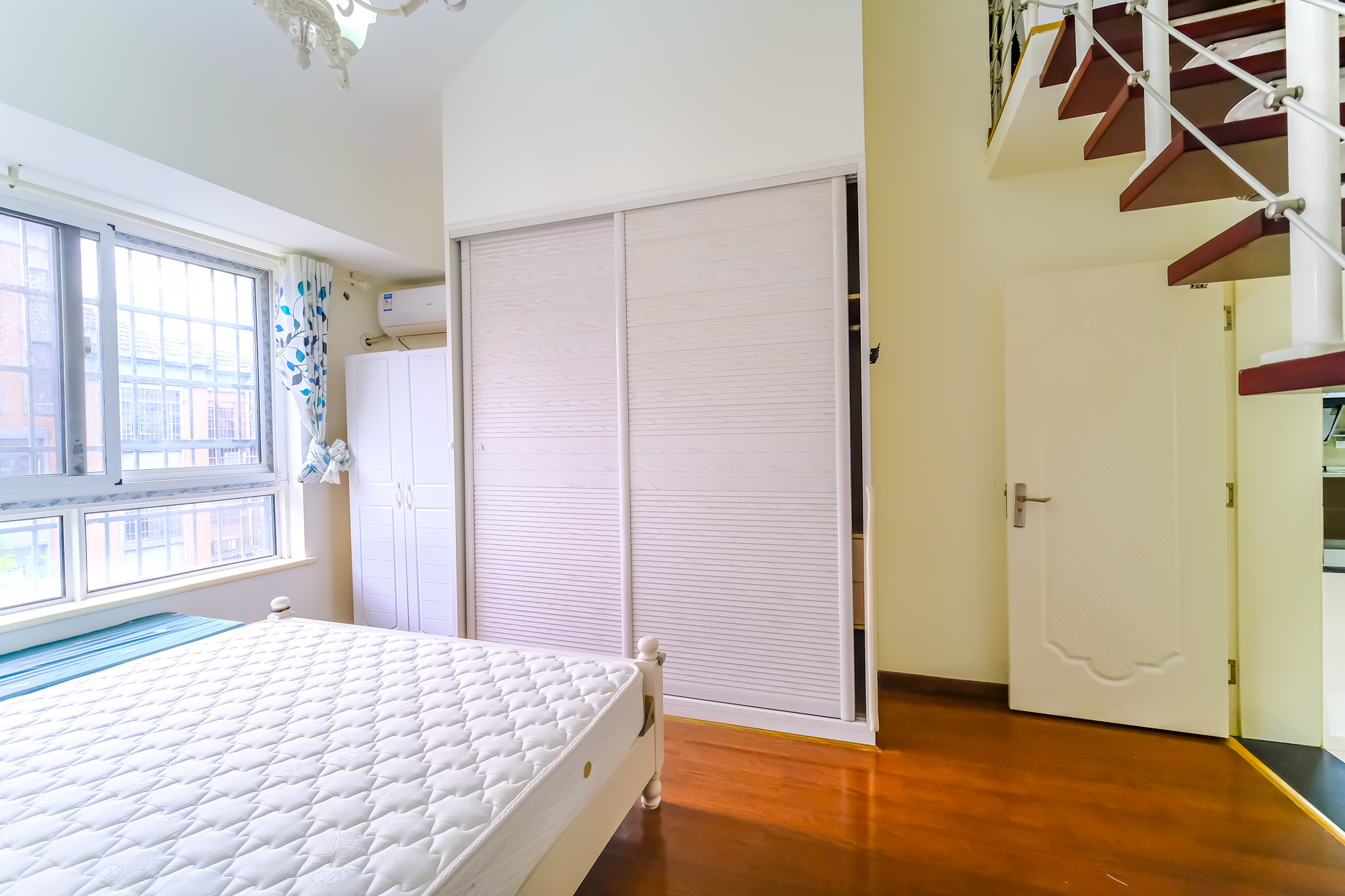 山水湾 3室2厅1卫 49.0万 山水湾 3室2厅1卫 49.0万卧室