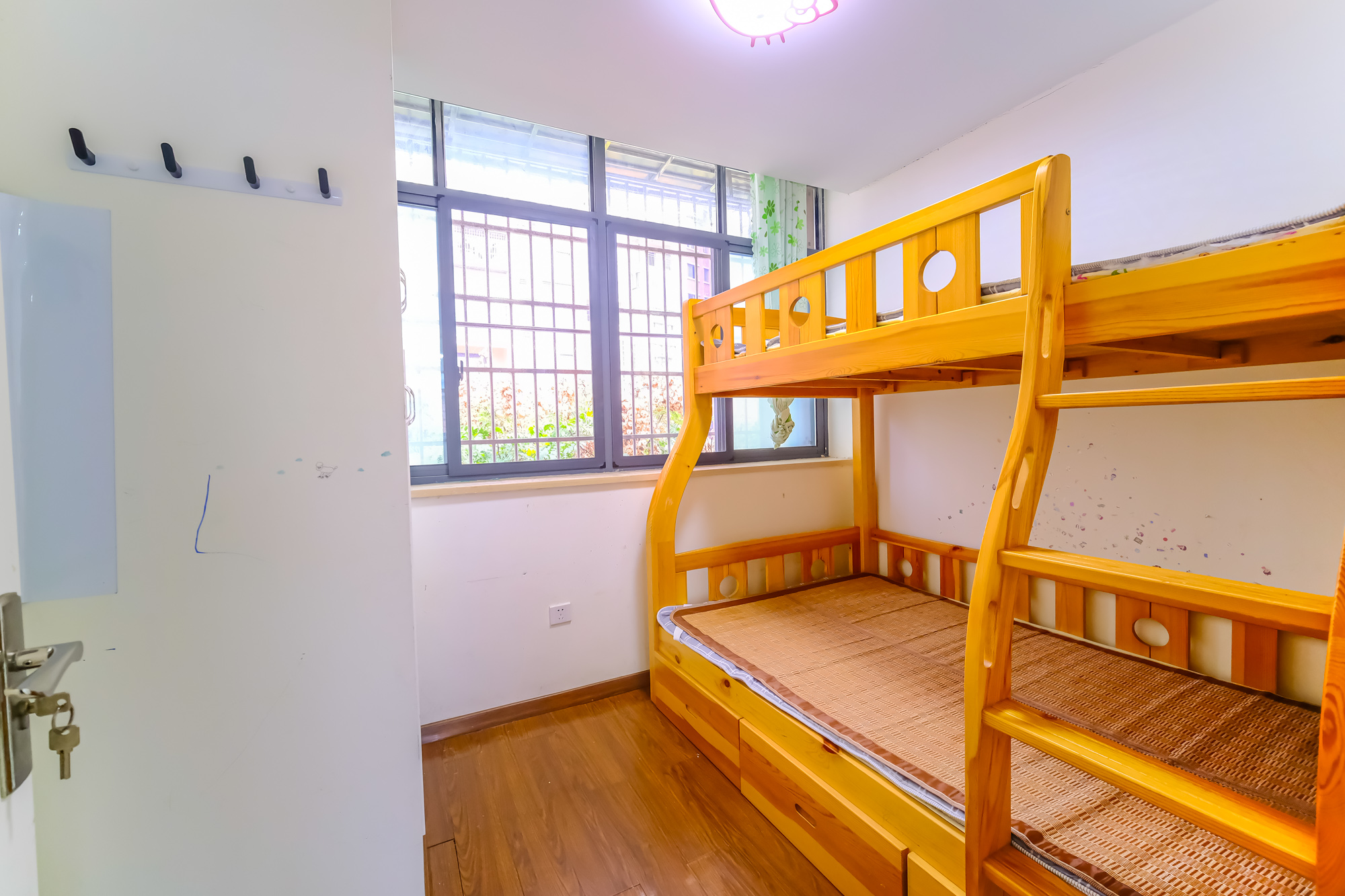 山水湾 3室2厅1卫 49.0万 山水湾 3室2厅1卫 49.0万卧室