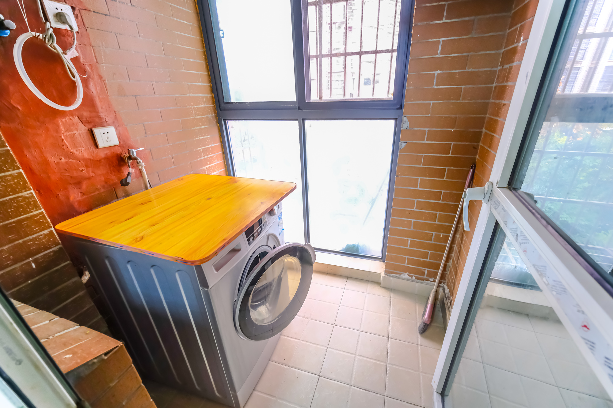 山水湾 3室2厅1卫 49.0万 山水湾 3室2厅1卫 49.0万阳台