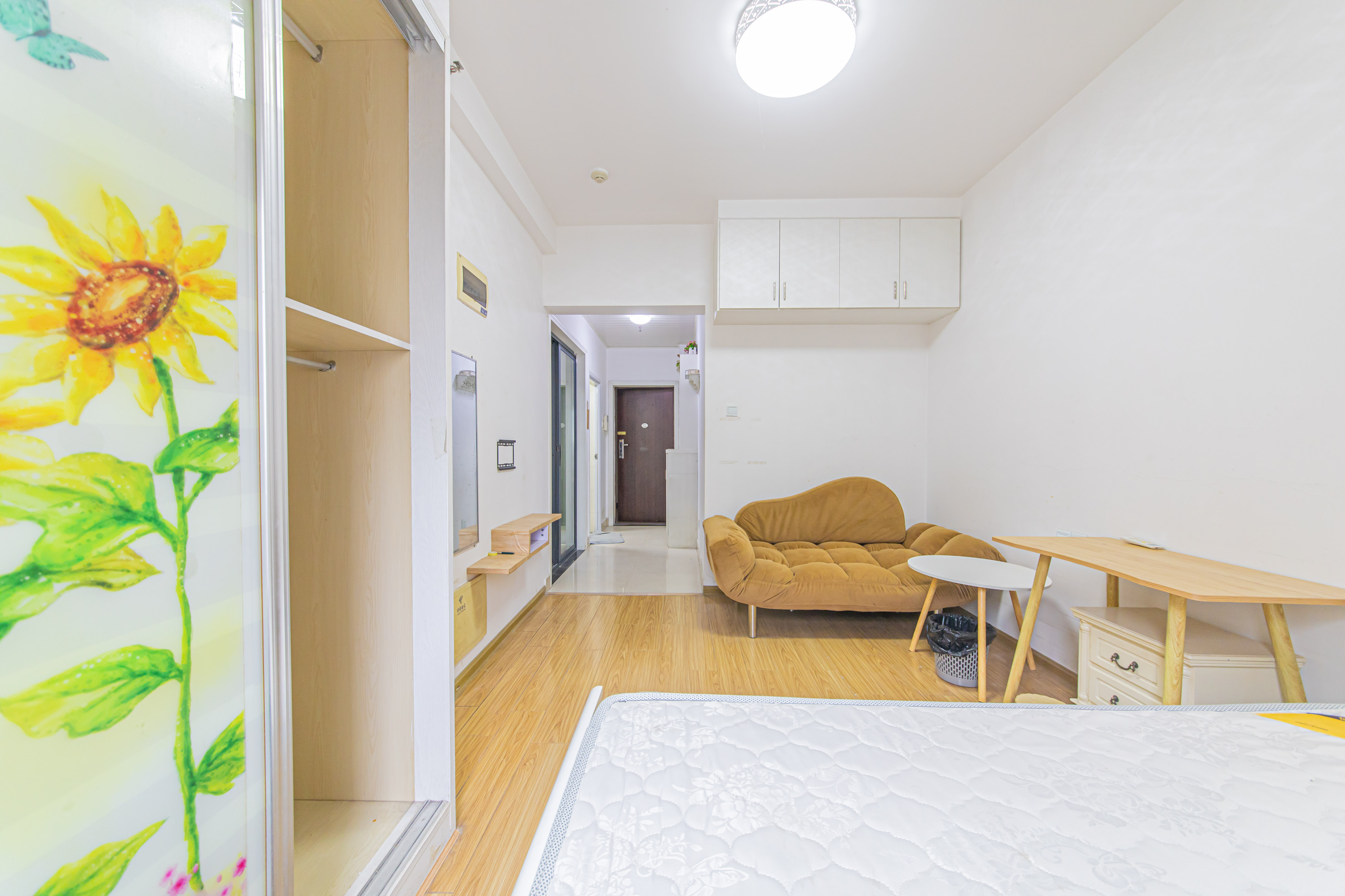 中建芙蓉工社  1室1厅1卫   26.00万客厅