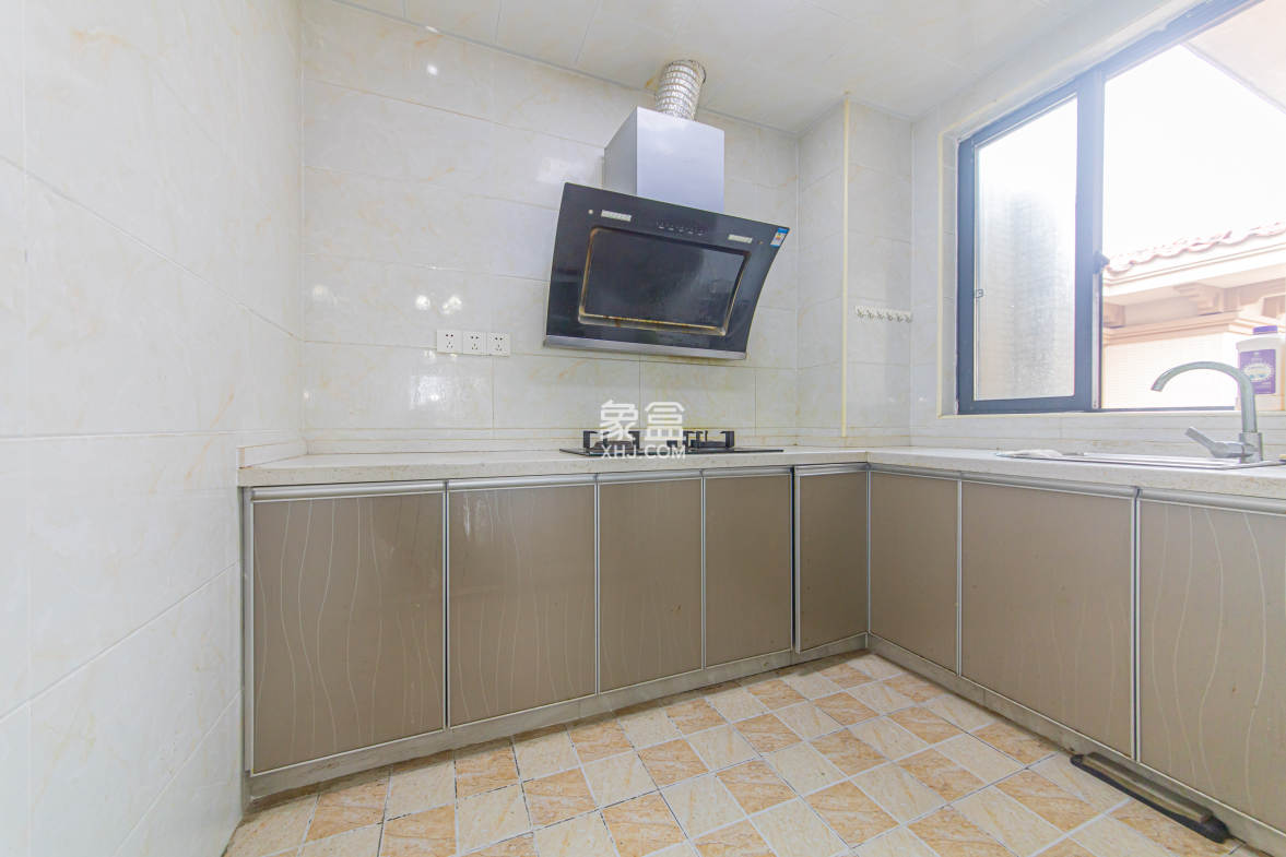 中建芙蓉嘉苑 3室2厅2卫 109.99万 中建芙蓉嘉苑 3室2厅2卫 109.99万厨房