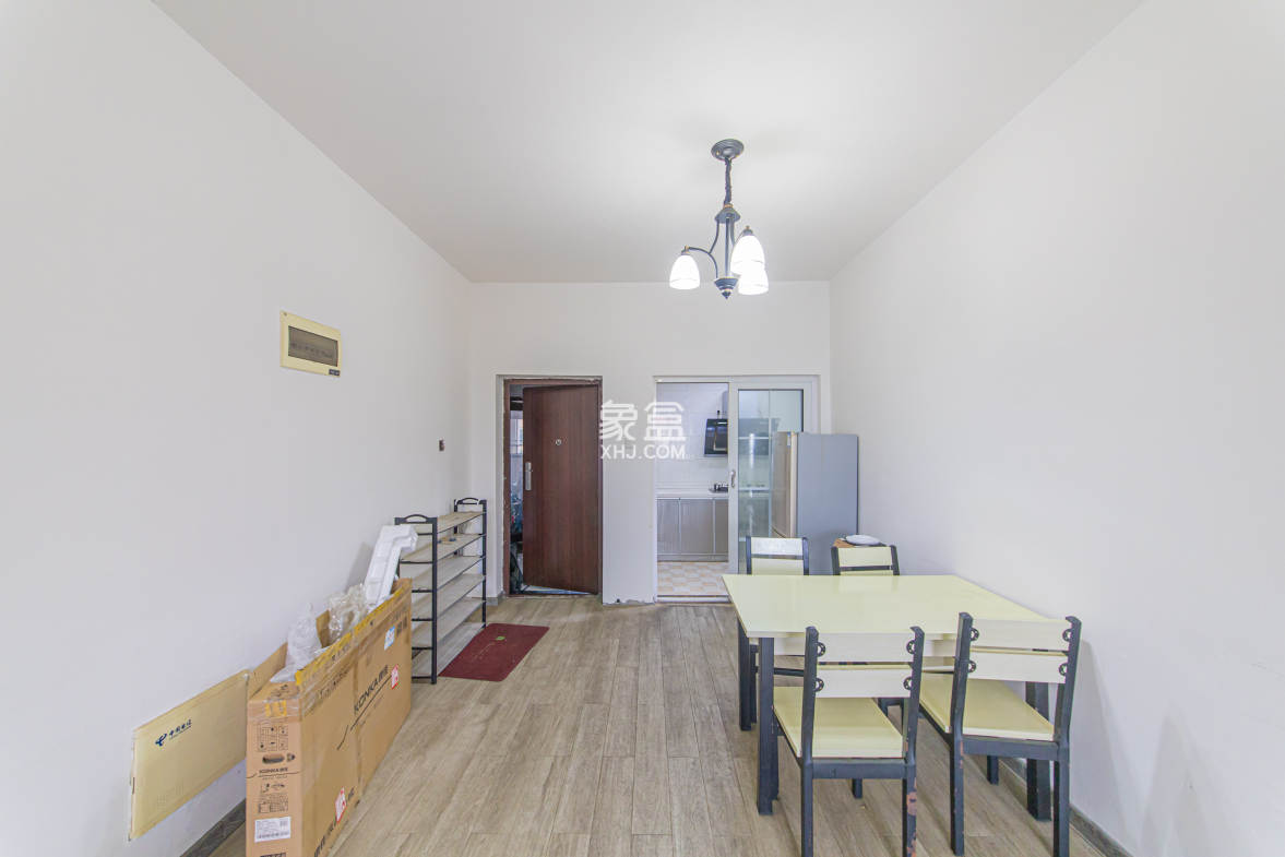 中建芙蓉嘉苑 3室2厅2卫 109.99万 中建芙蓉嘉苑 3室2厅2卫 109.99万客厅