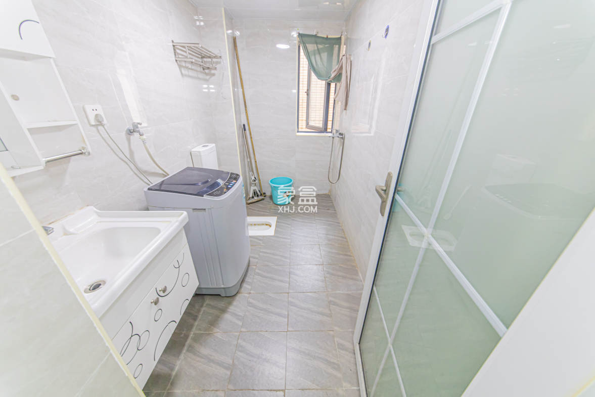 中建芙蓉嘉苑 3室2厅2卫 109.99万 中建芙蓉嘉苑 3室2厅2卫 109.99万卫生间