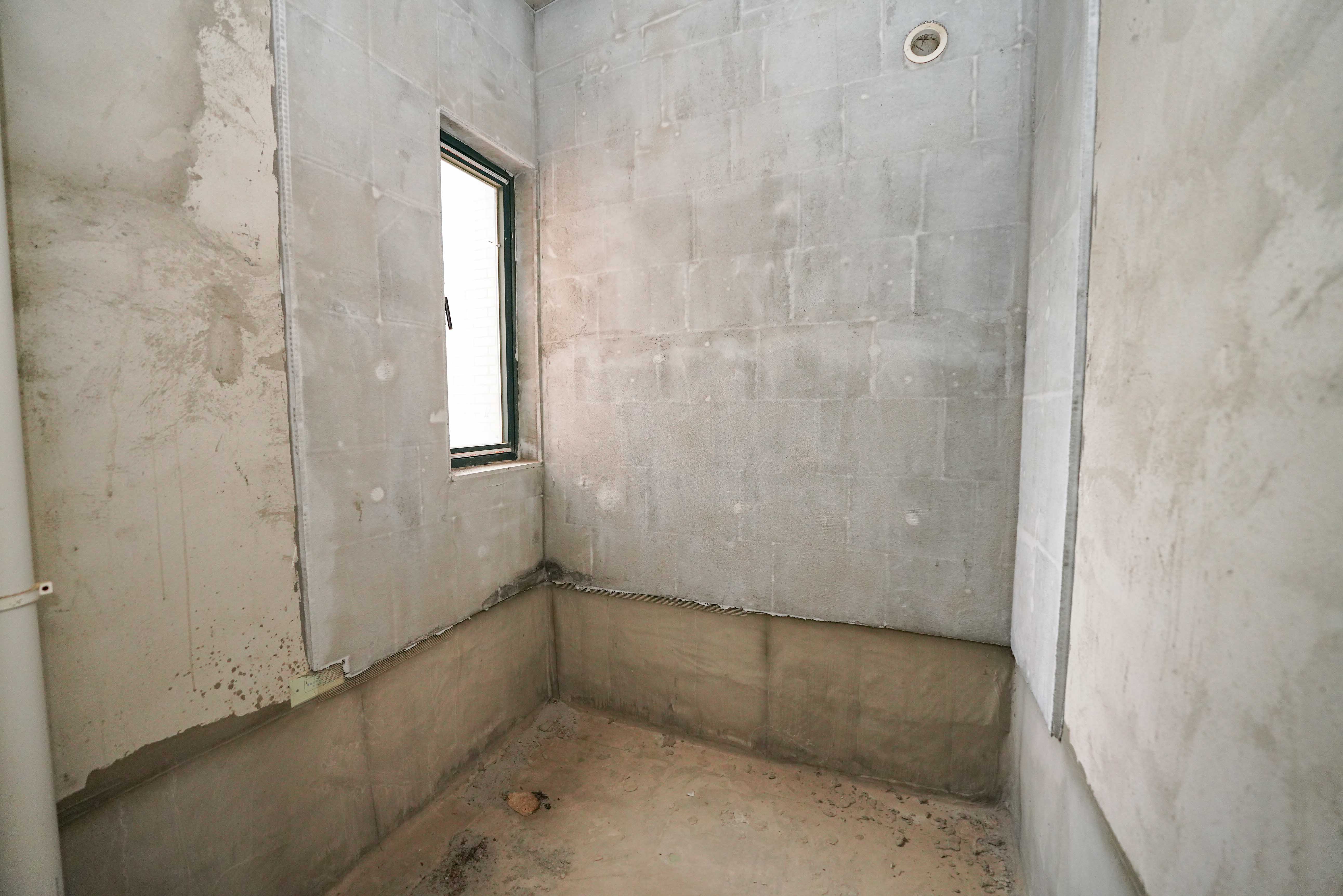 丽发新城  5室2厅2卫    138.0万卫生间