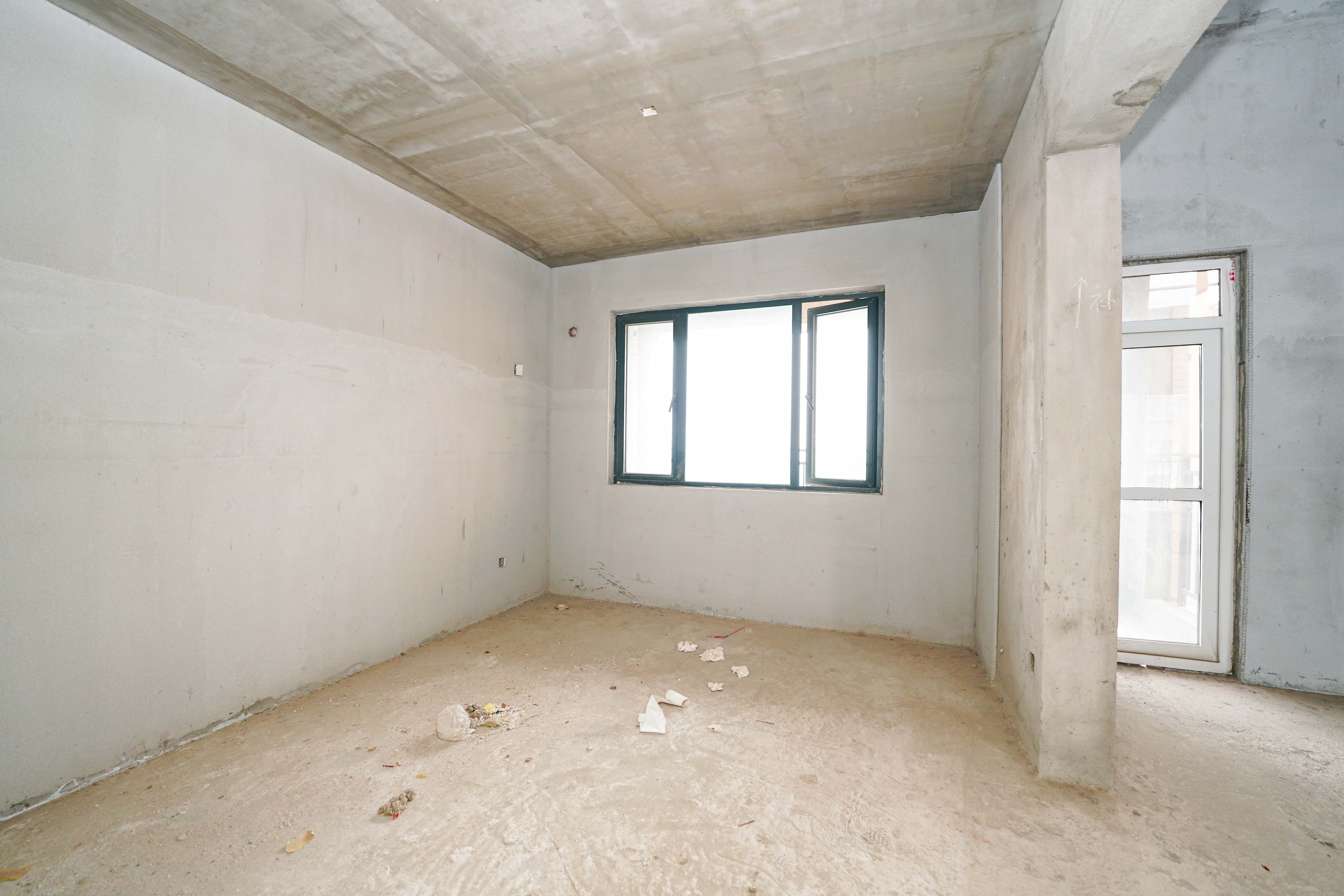 丽发新城  5室2厅2卫    138.0万卧室