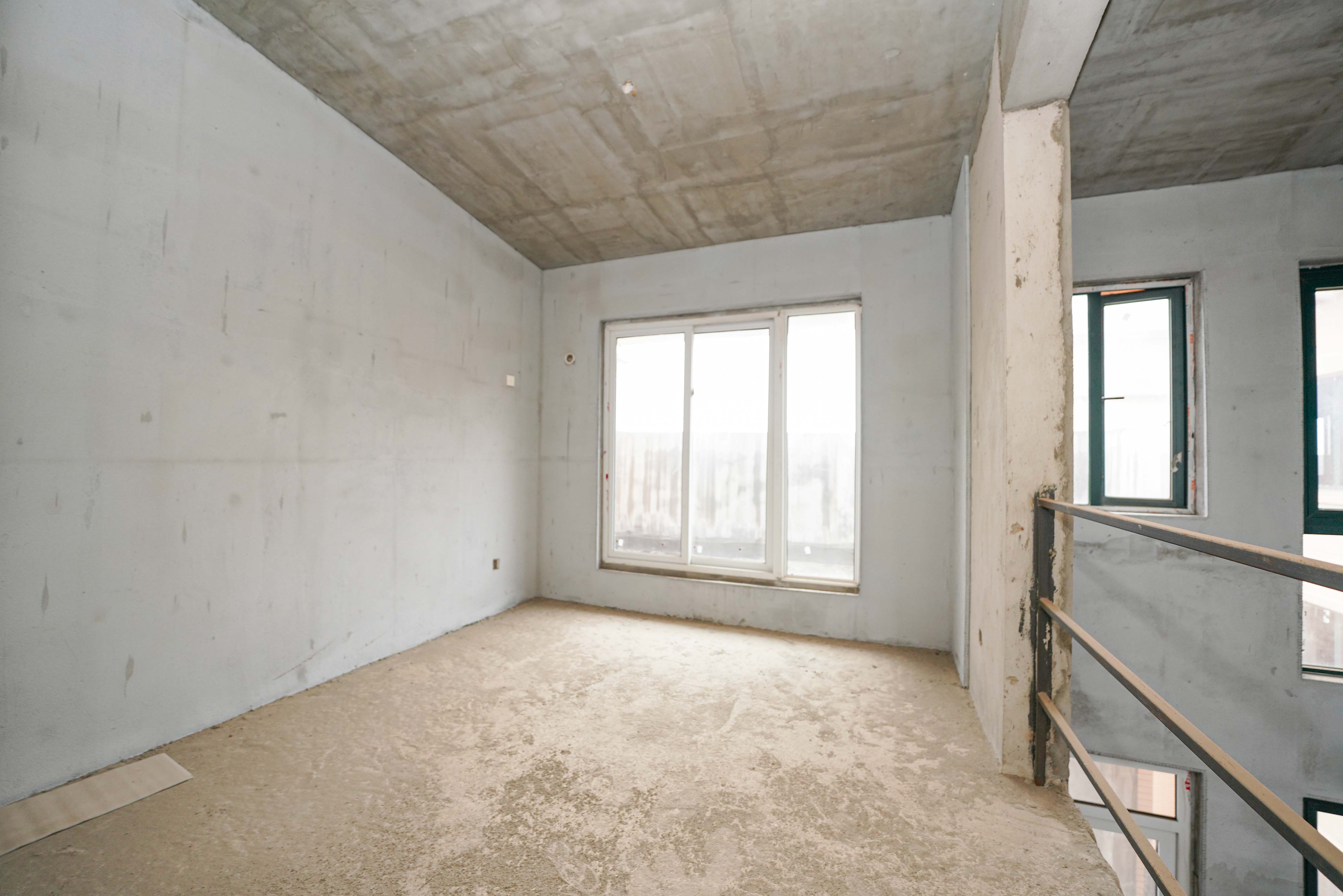 丽发新城  5室2厅2卫    138.0万卧室