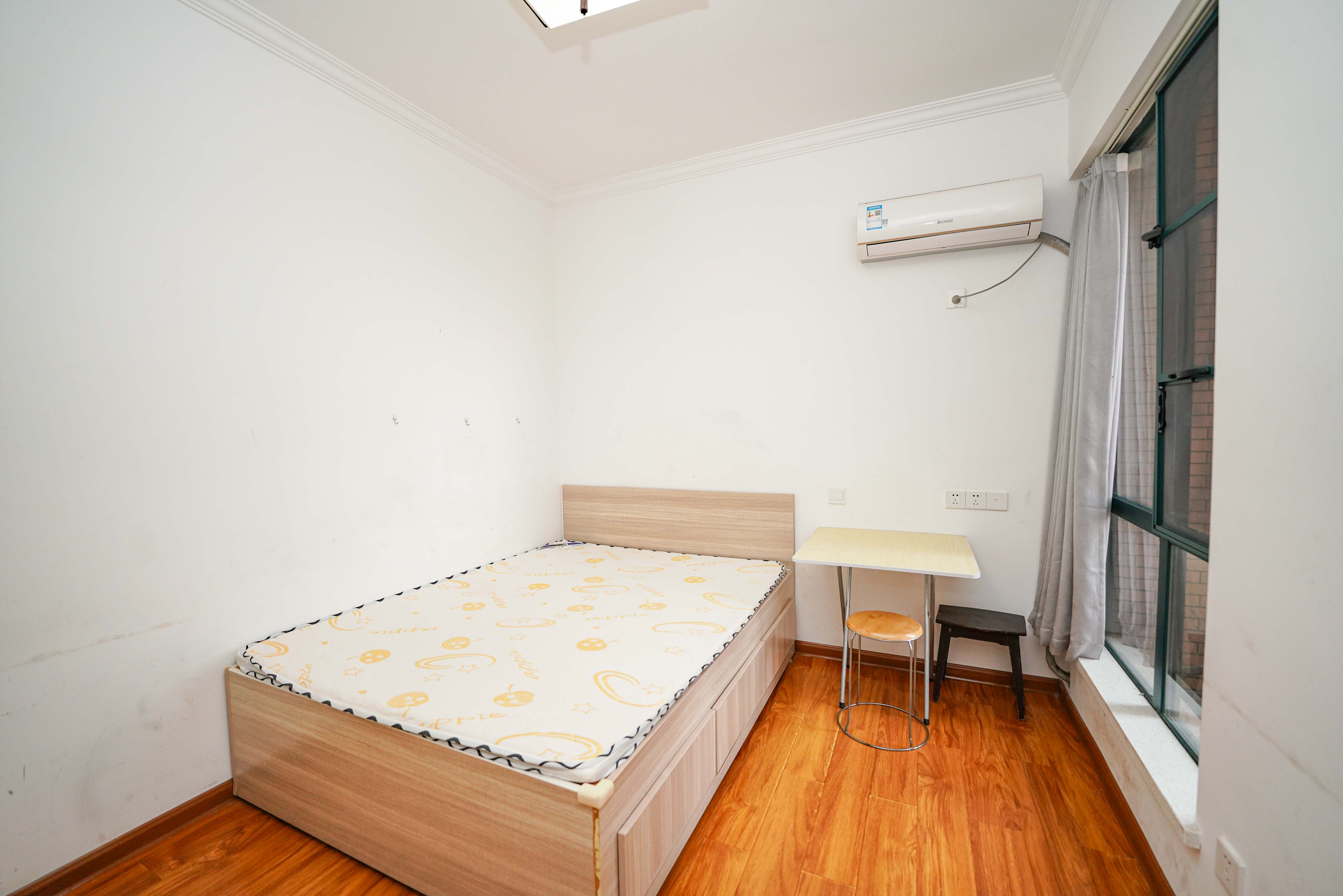 丽发新城  3室2厅1卫    81.9万卧室