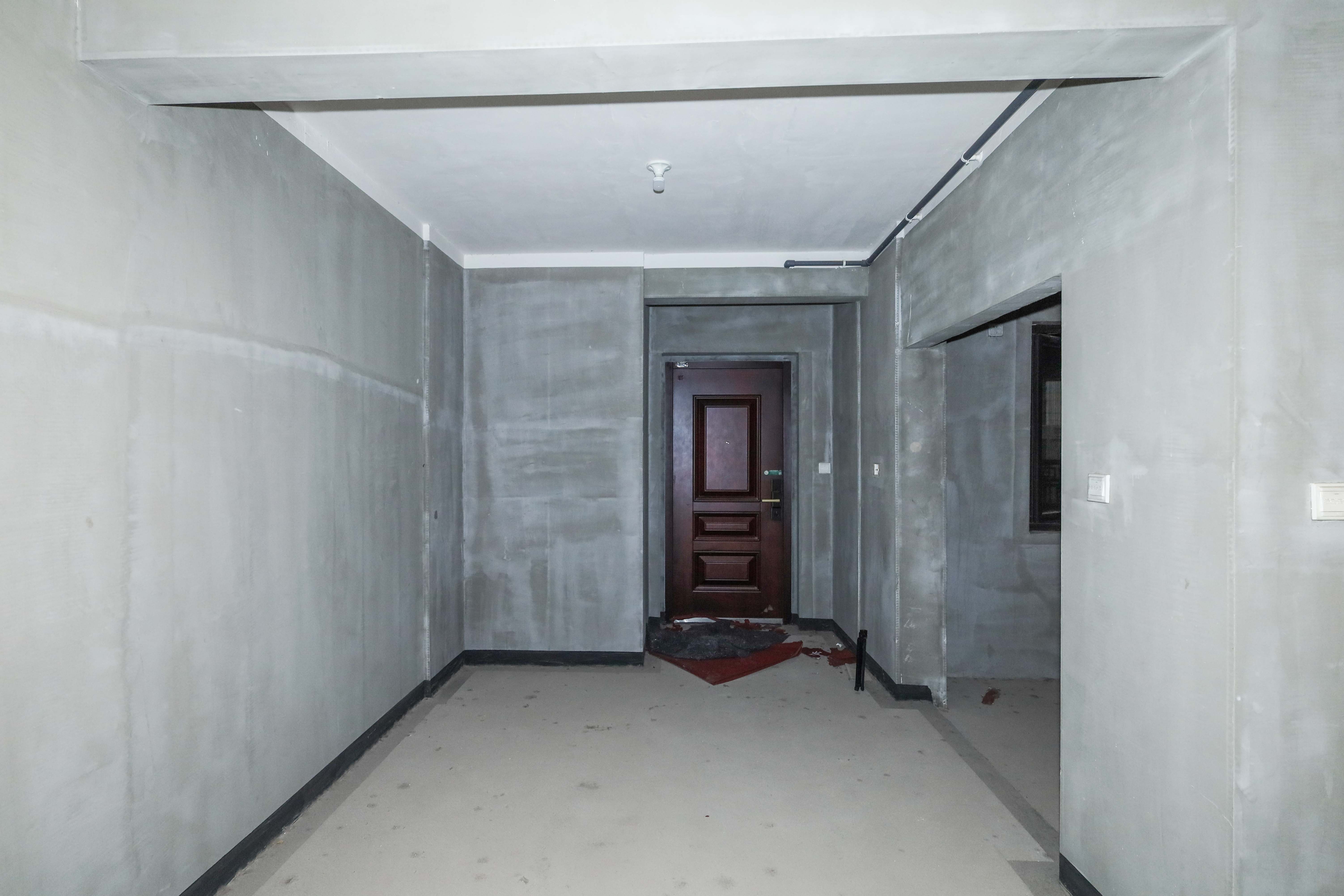 建发央著  3室2厅2卫   200.00万其他