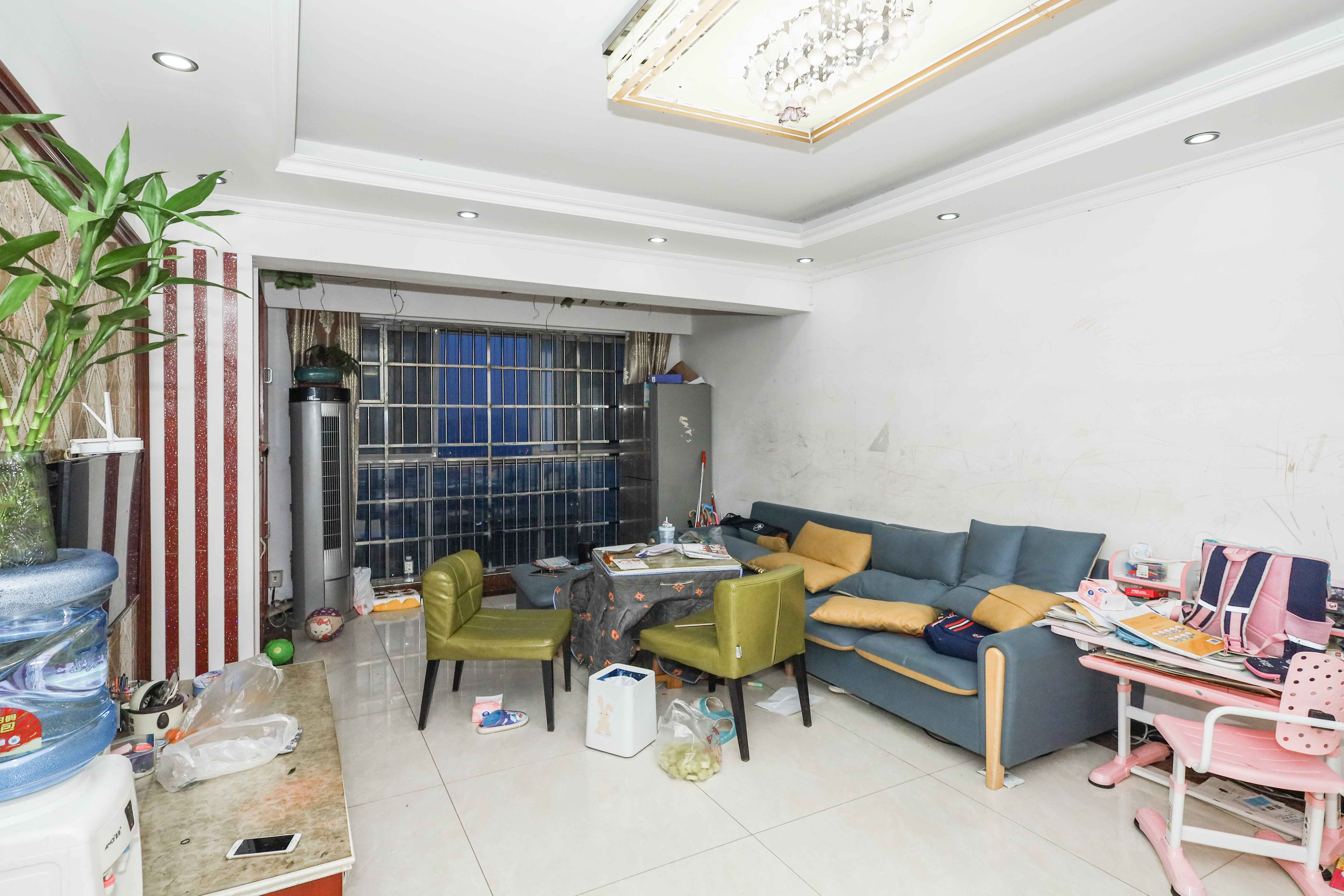 潇湘奥林匹克花园  3室2厅1卫   86.00万客厅