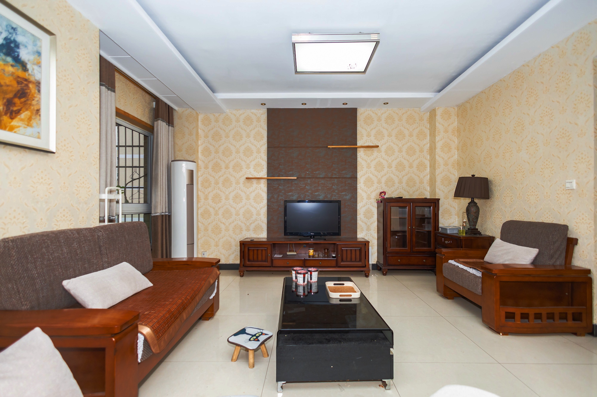 荣鑫家园 2室2厅1卫 58.8万 荣鑫家园 2室2厅1卫 58.8万客厅